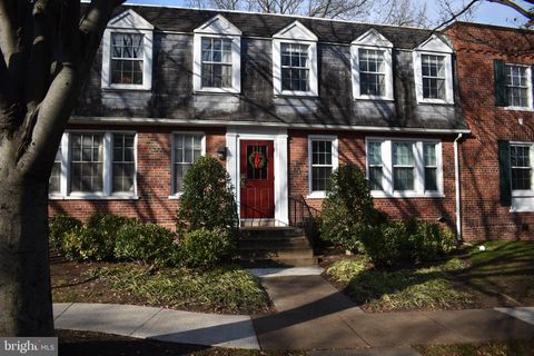 2005 KEY BOULEVARD 11583 ARLINGTON VA 22201