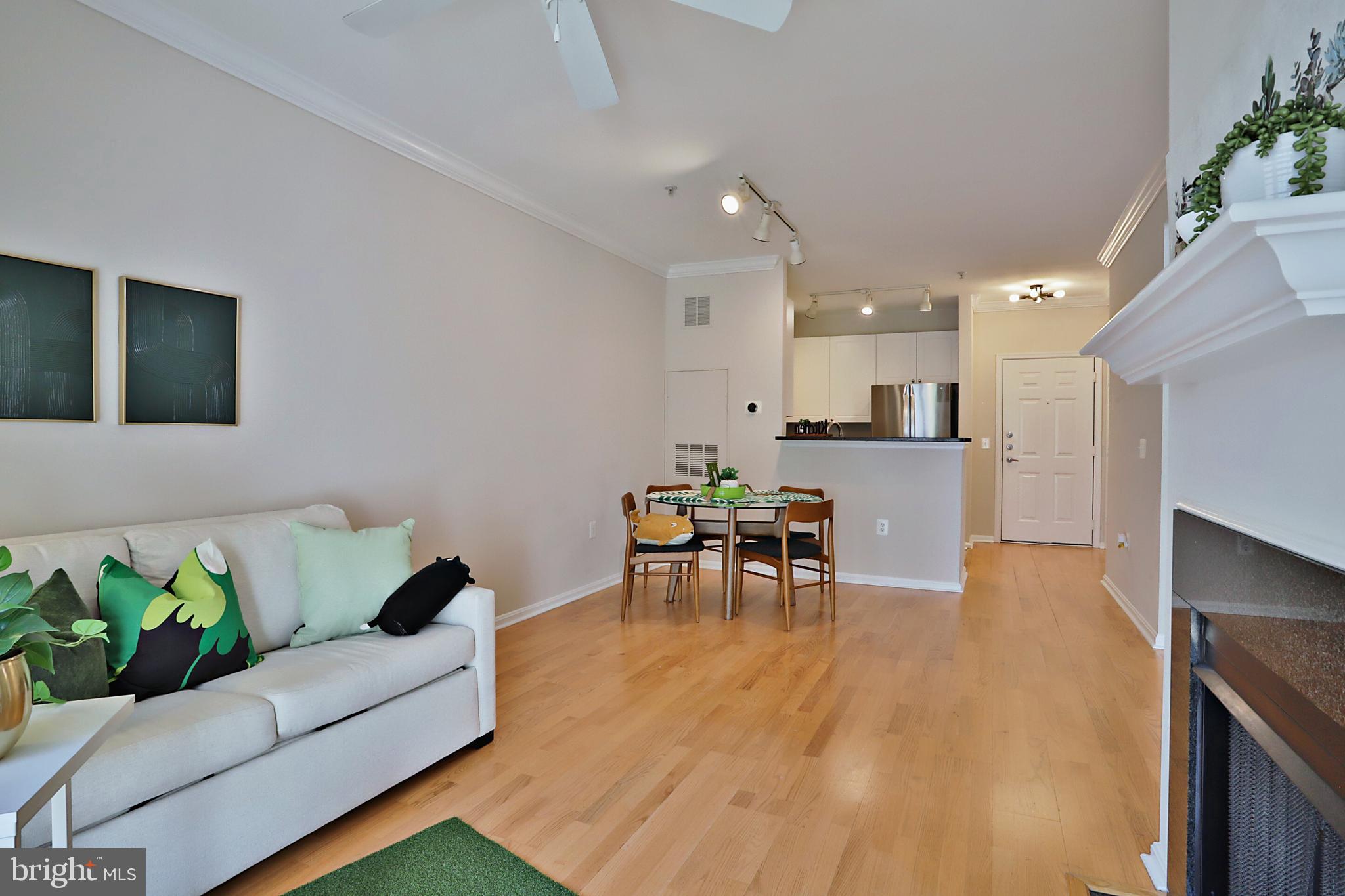 MARQUIS AT VIENNA STATION - Residential