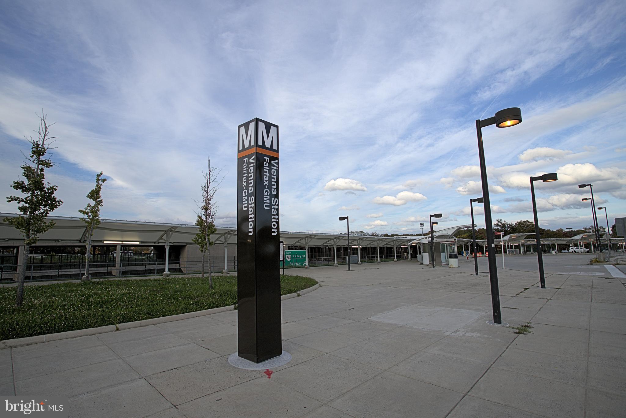 MARQUIS AT VIENNA STATION - Residential
