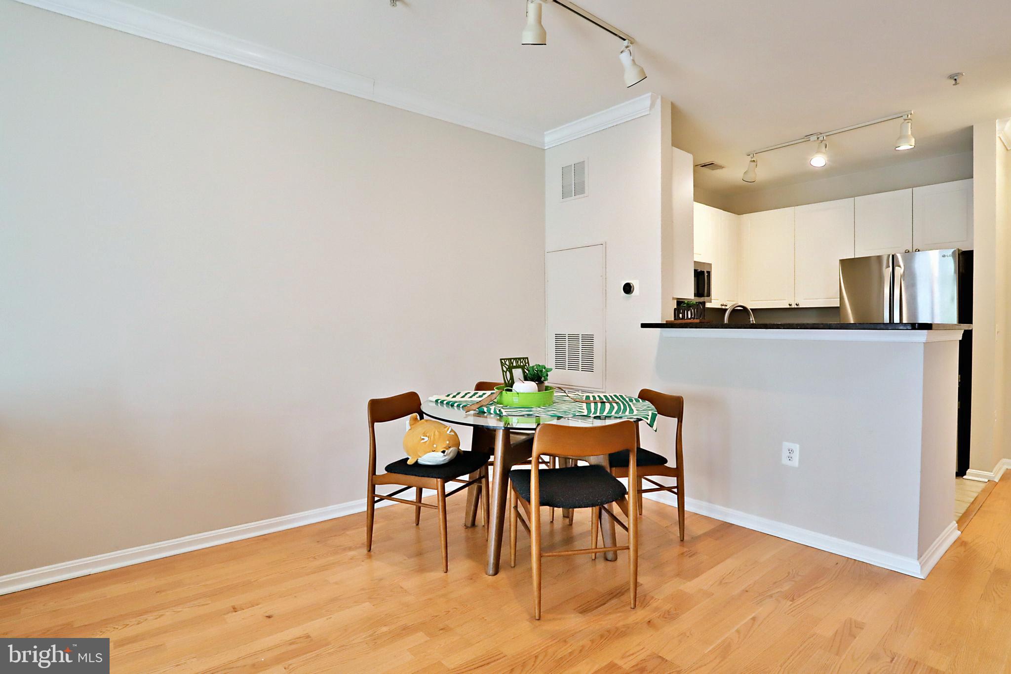 MARQUIS AT VIENNA STATION - Residential