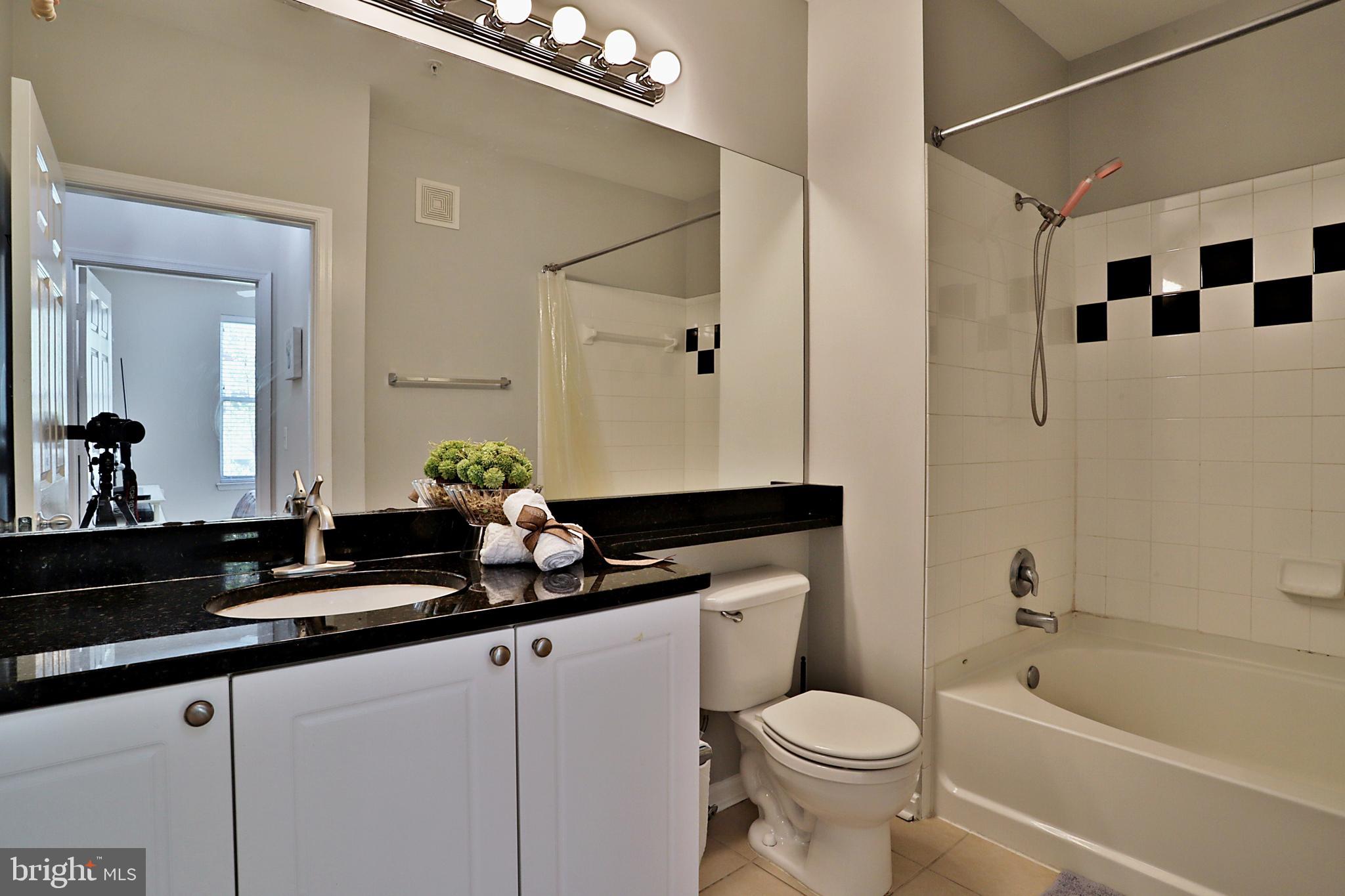 MARQUIS AT VIENNA STATION - Residential