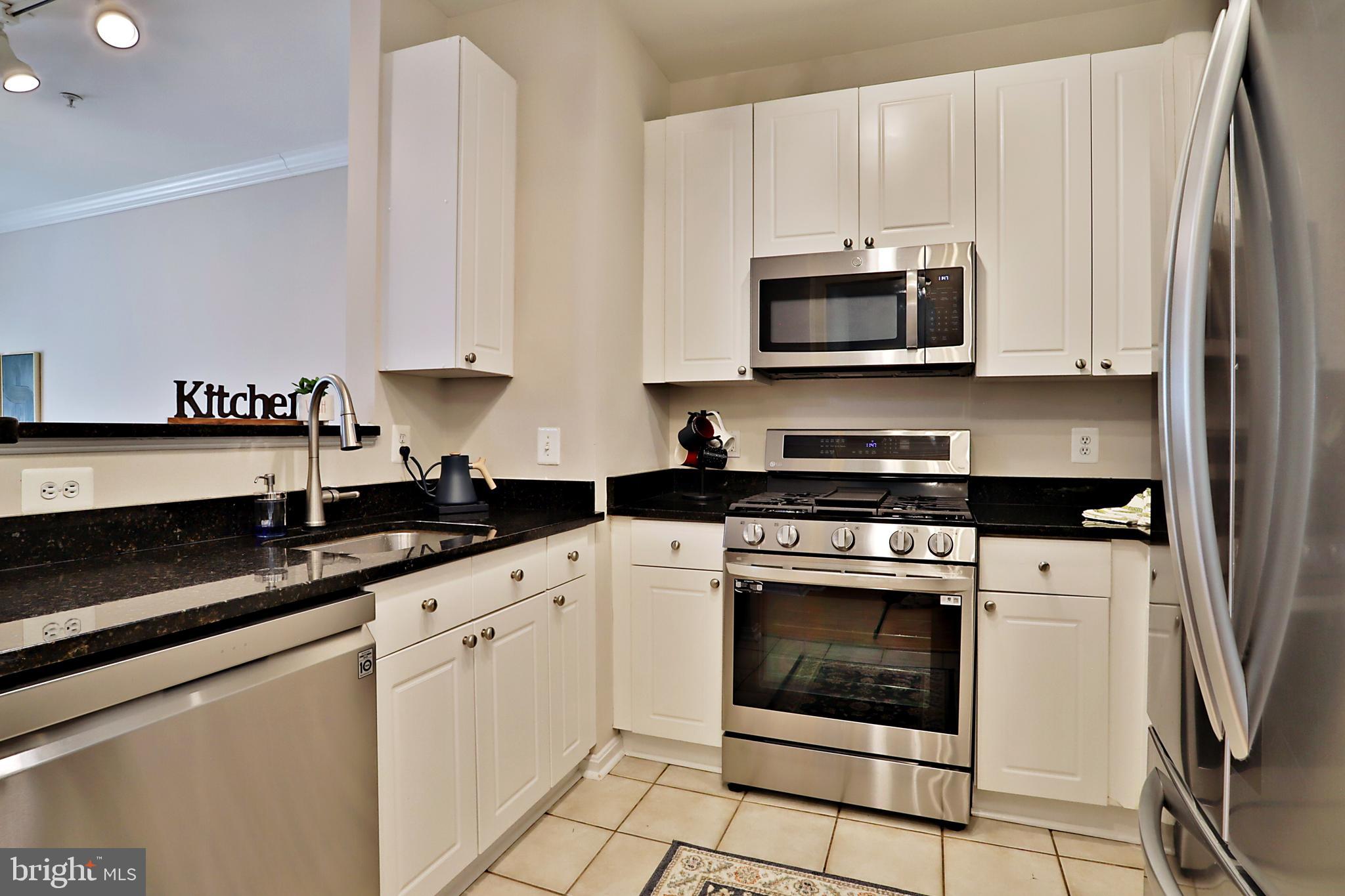 MARQUIS AT VIENNA STATION - Residential