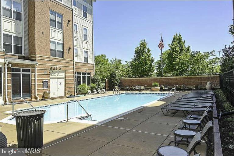 MARQUIS AT VIENNA STATION - Residential