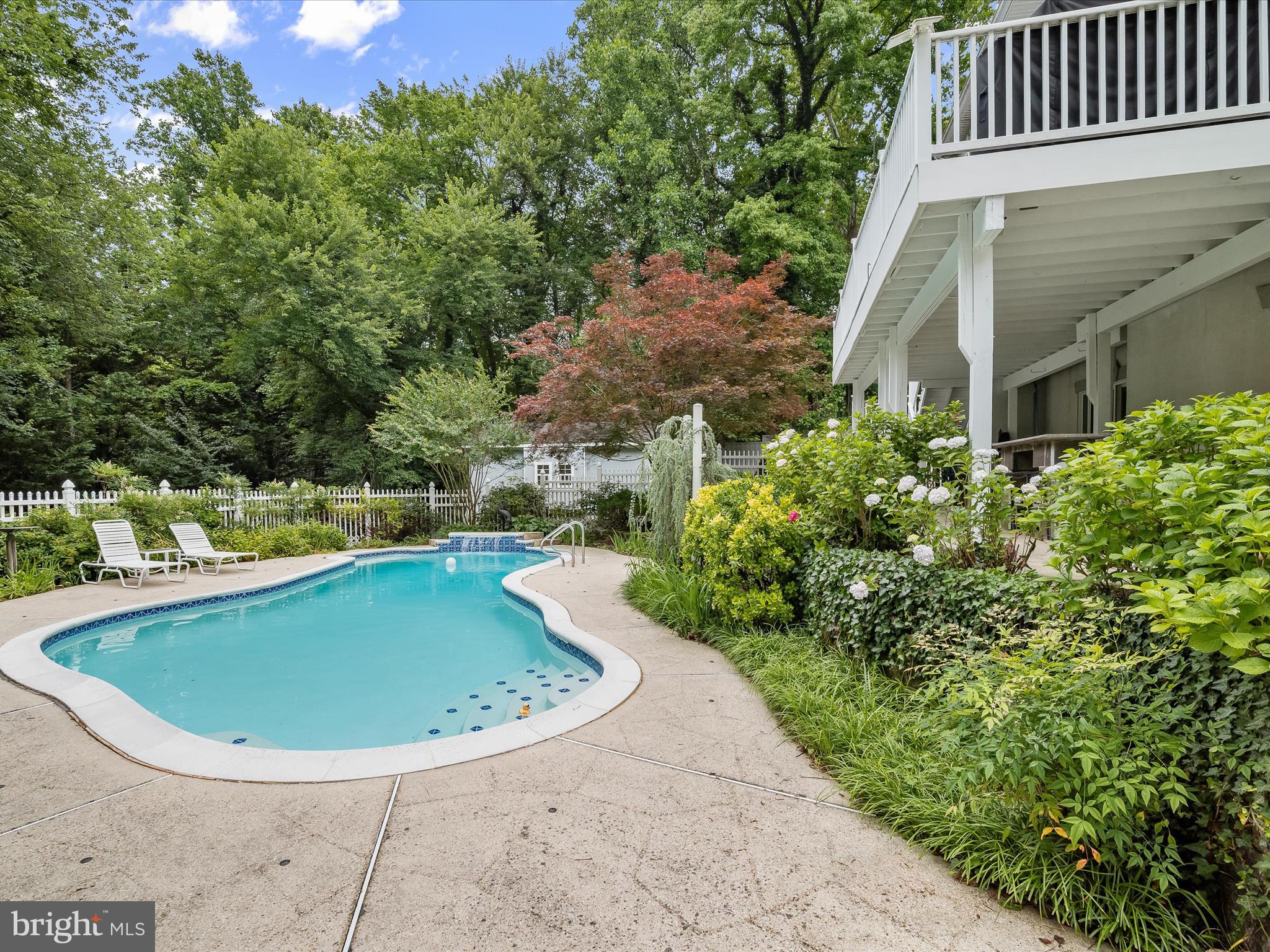 1199 ASQUITHPINES PLACE