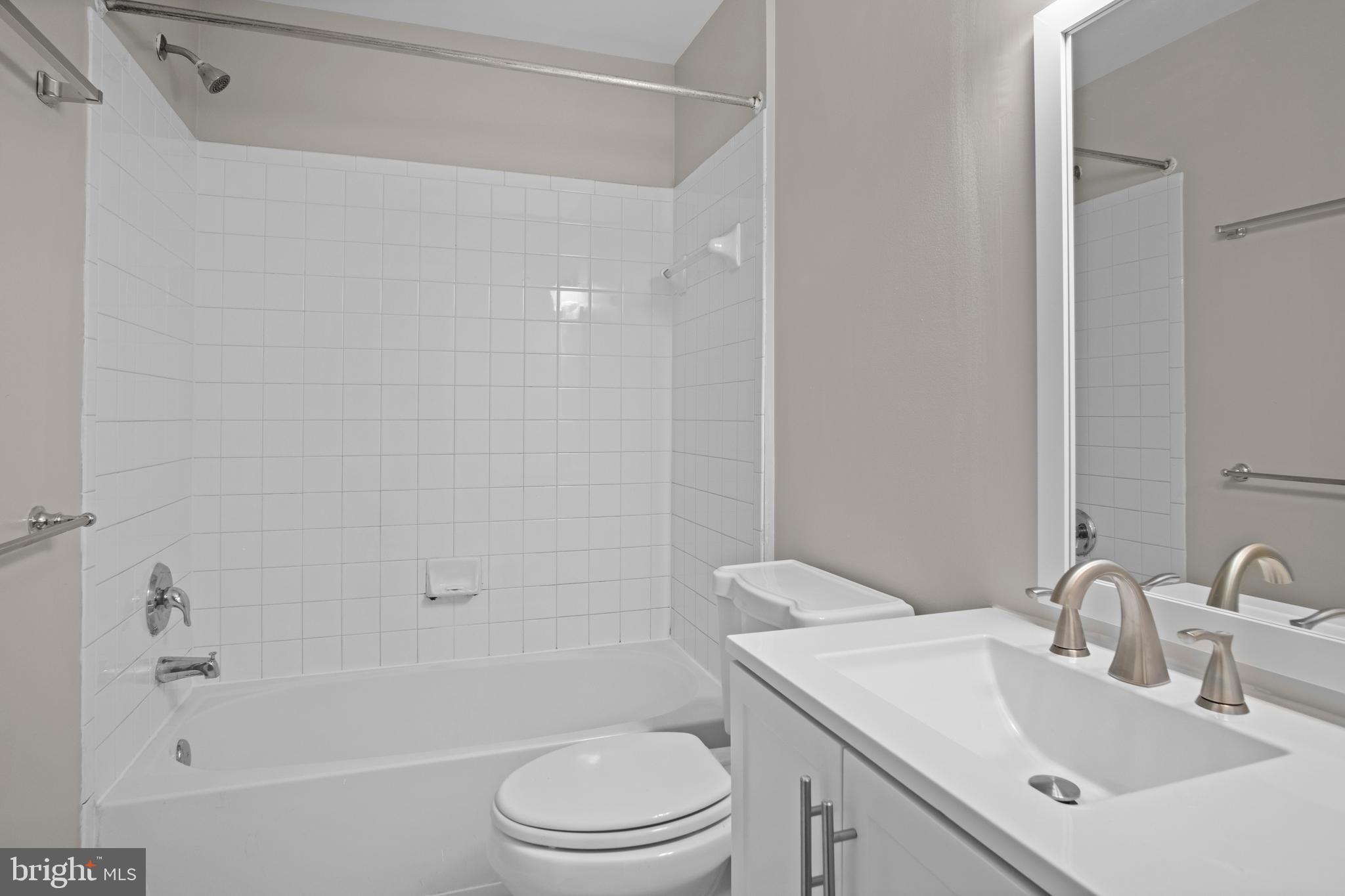 FAIR OAKS GREEN - Residential Lease