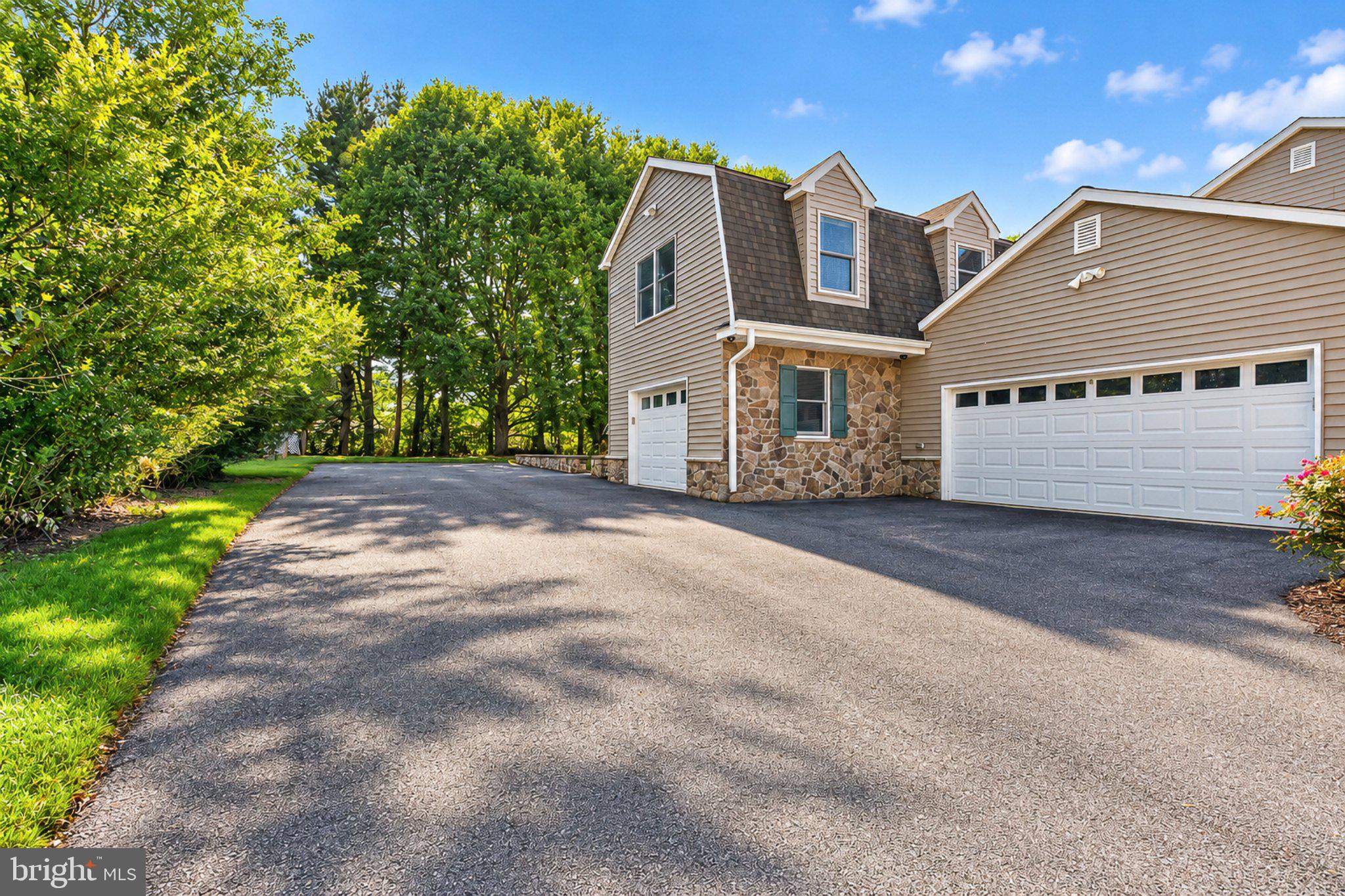13713 BARBERRY WAY