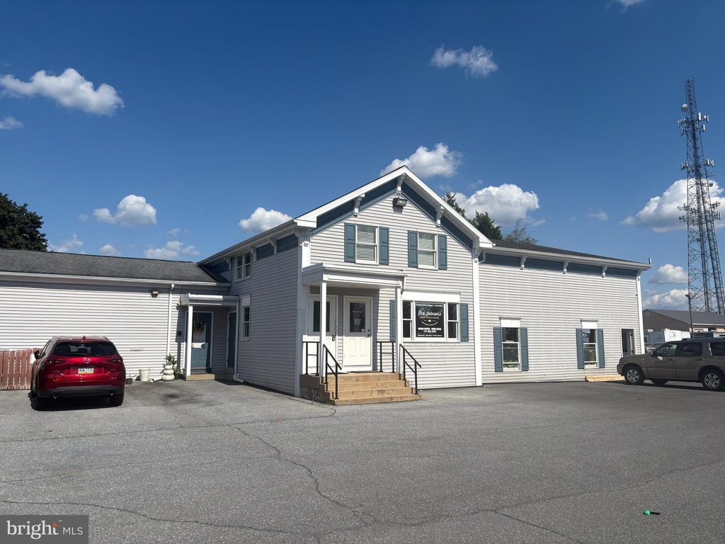 Photo of 38 Doe Run Road #230, MANHEIM, PA 17545 (MLS # PALA2076122)