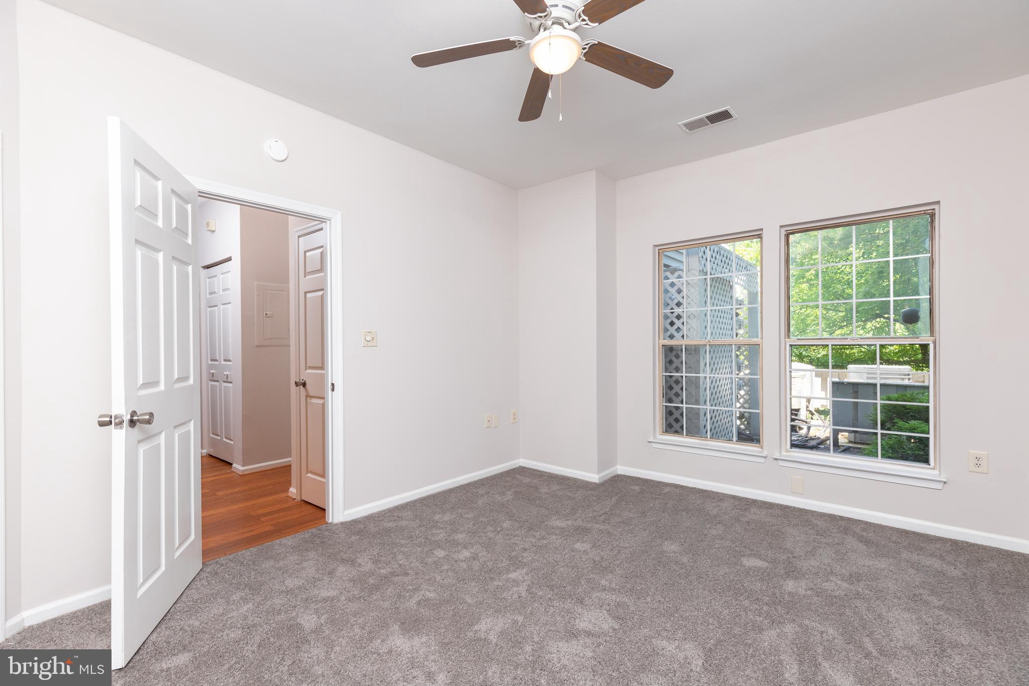 SILVERBROOK FARMS - Residential