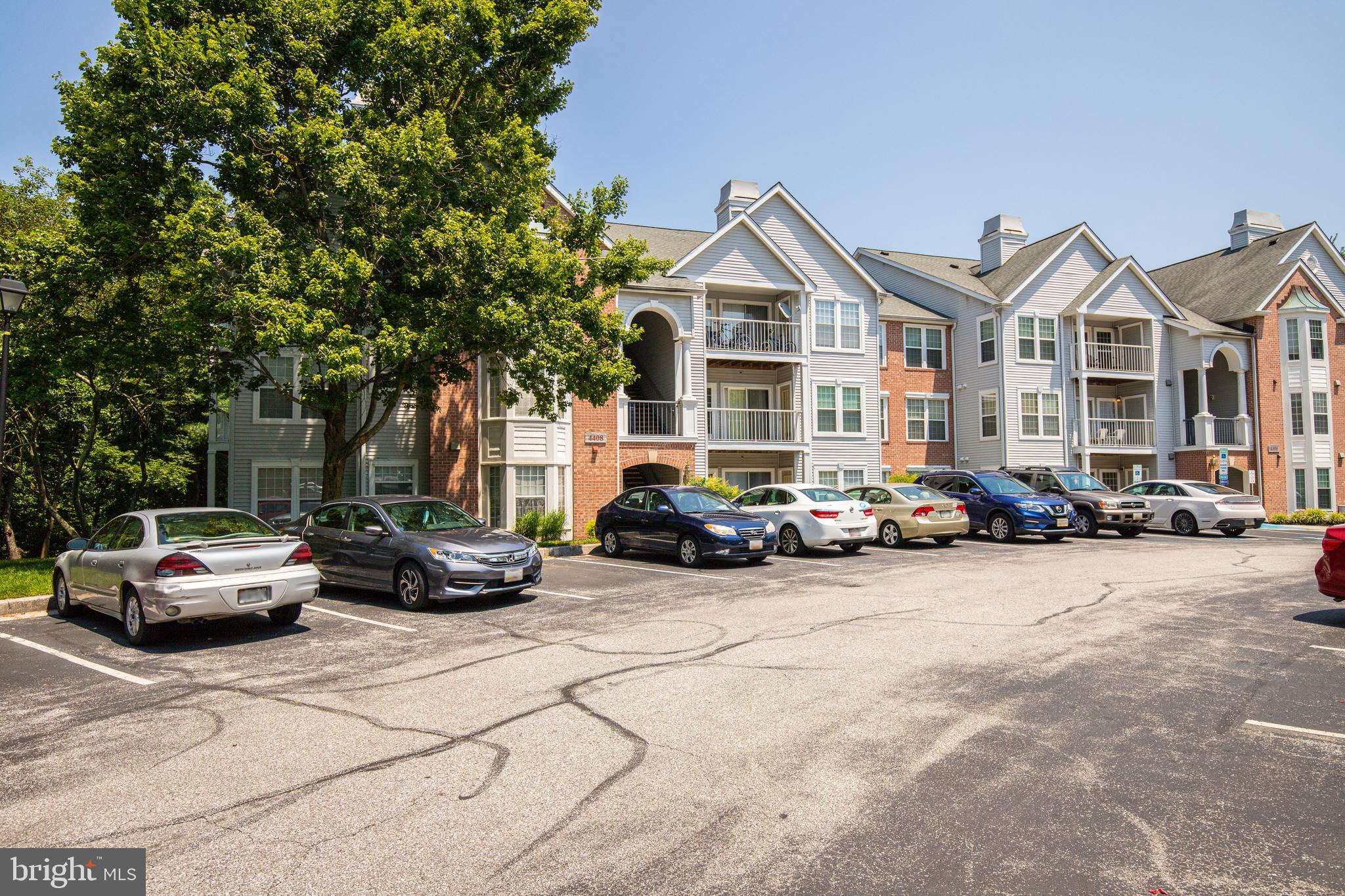 SILVERBROOK FARMS - Residential