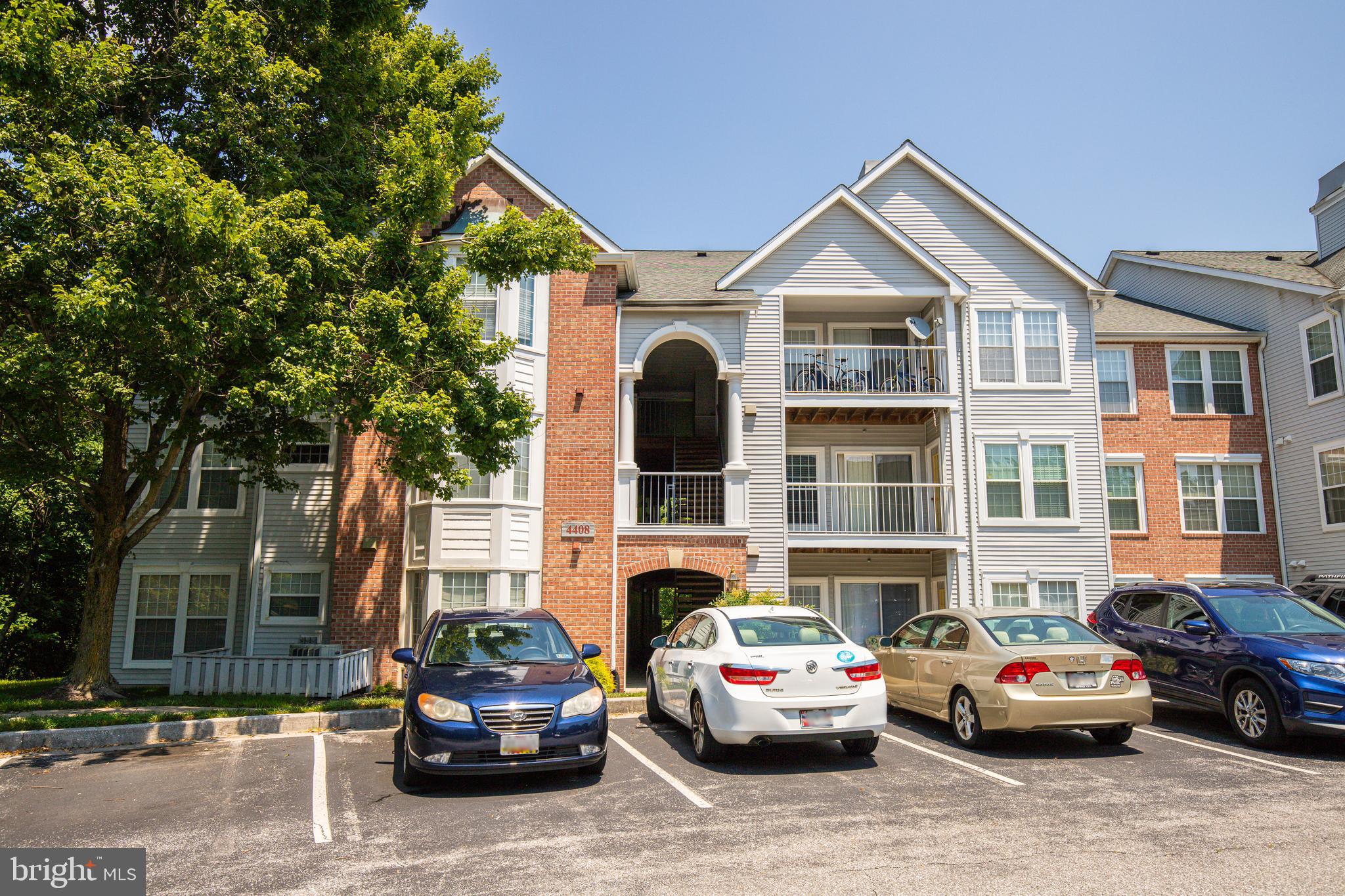 SILVERBROOK FARMS - Residential