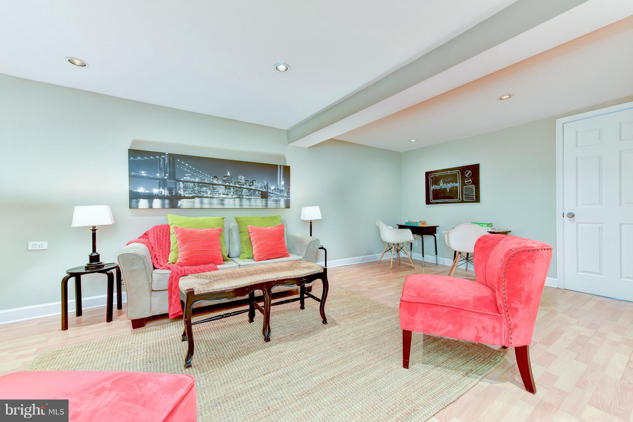 WARWICK VILLAGE - Residential