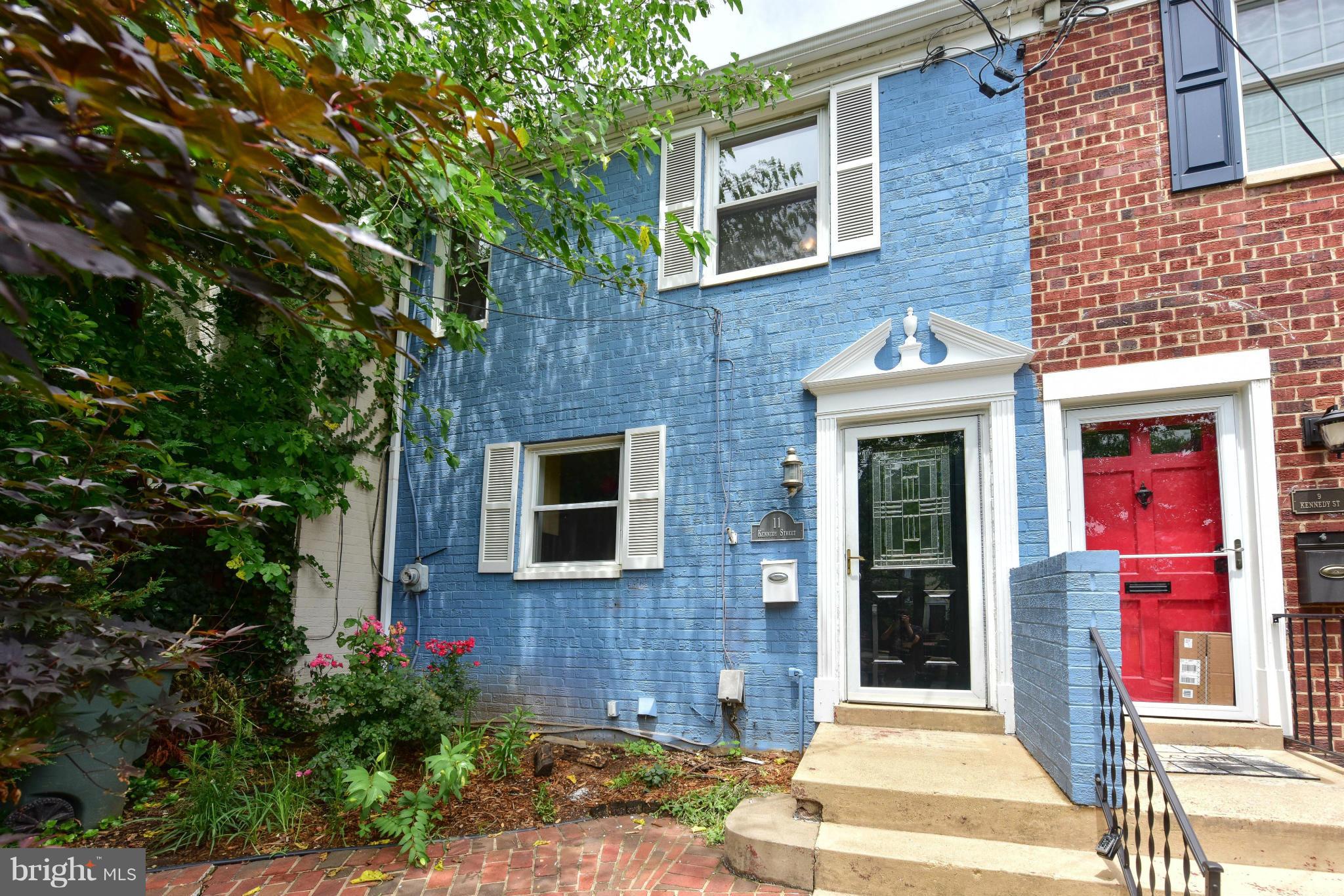 WARWICK VILLAGE - Residential