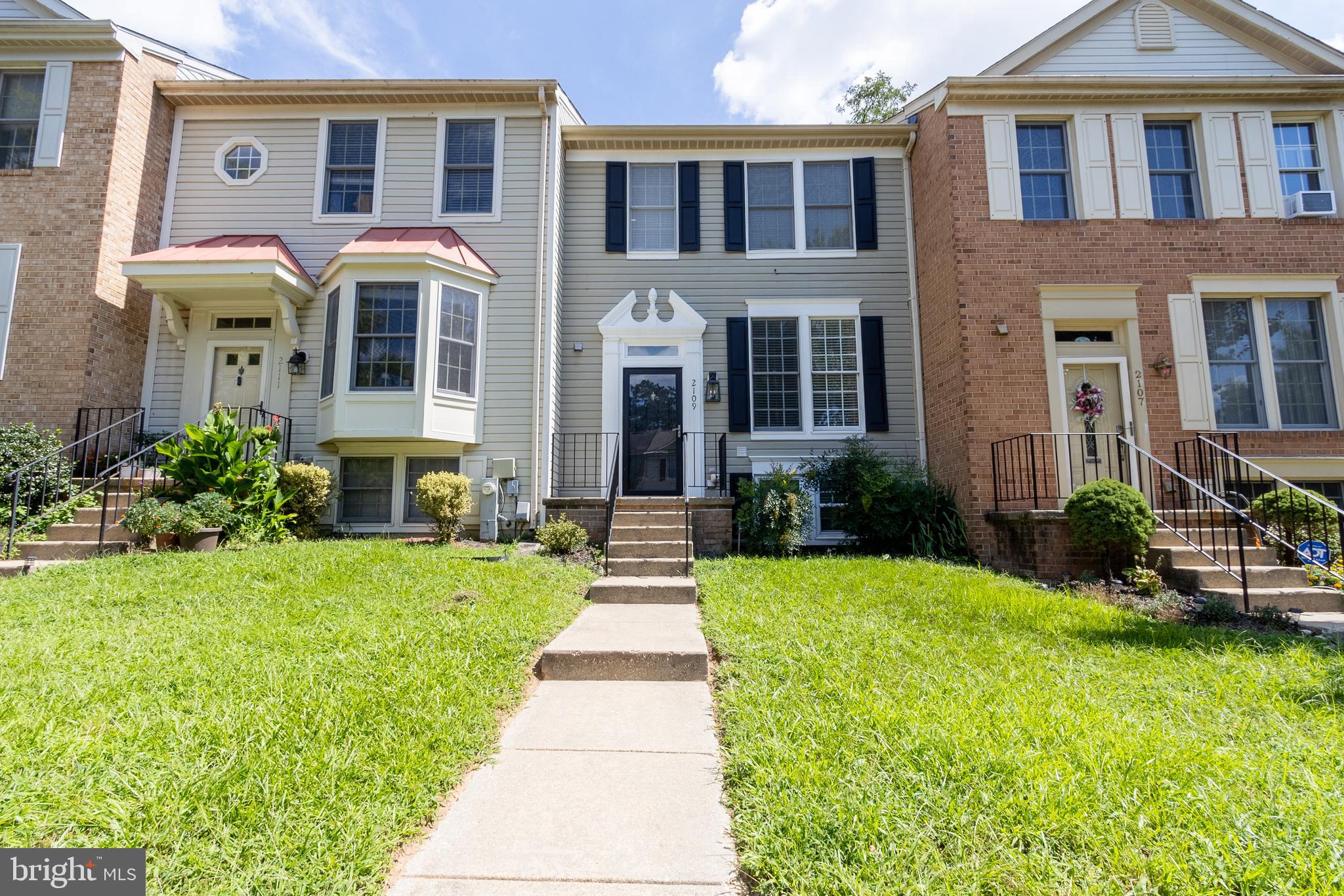 2109 COMMODORE COURT