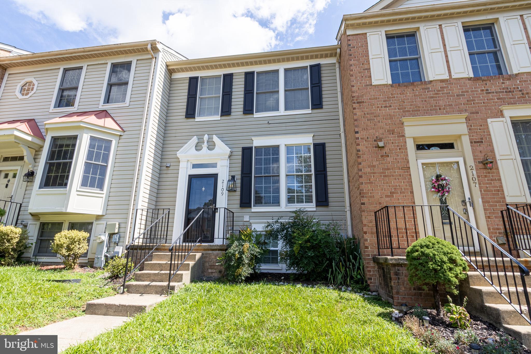2109 COMMODORE COURT