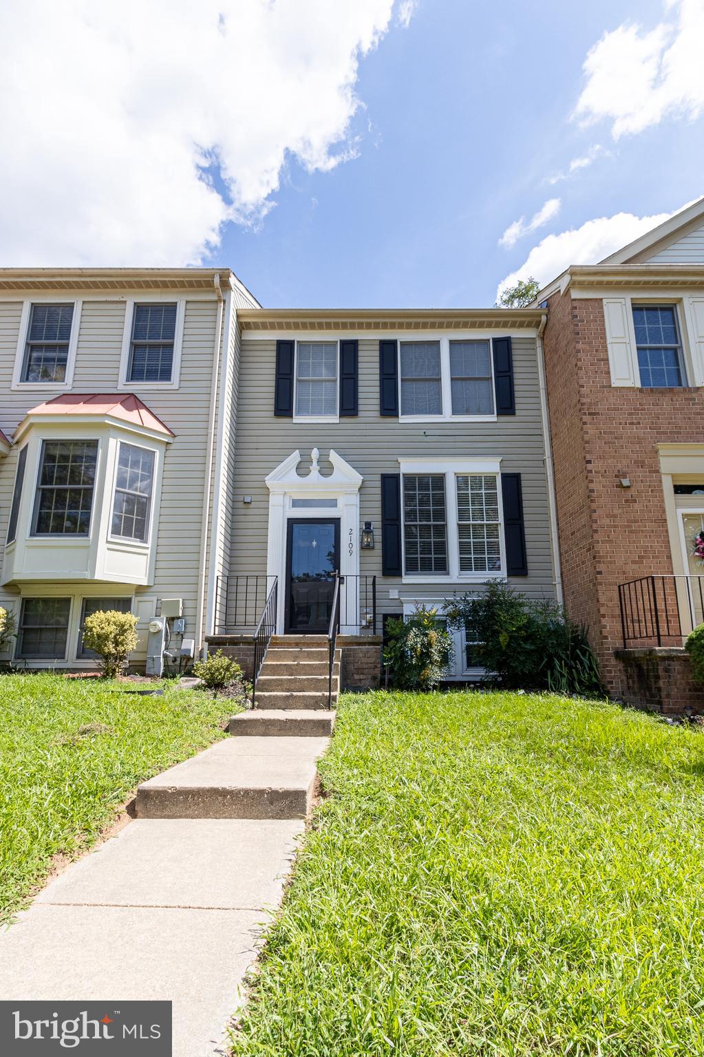 2109 COMMODORE COURT