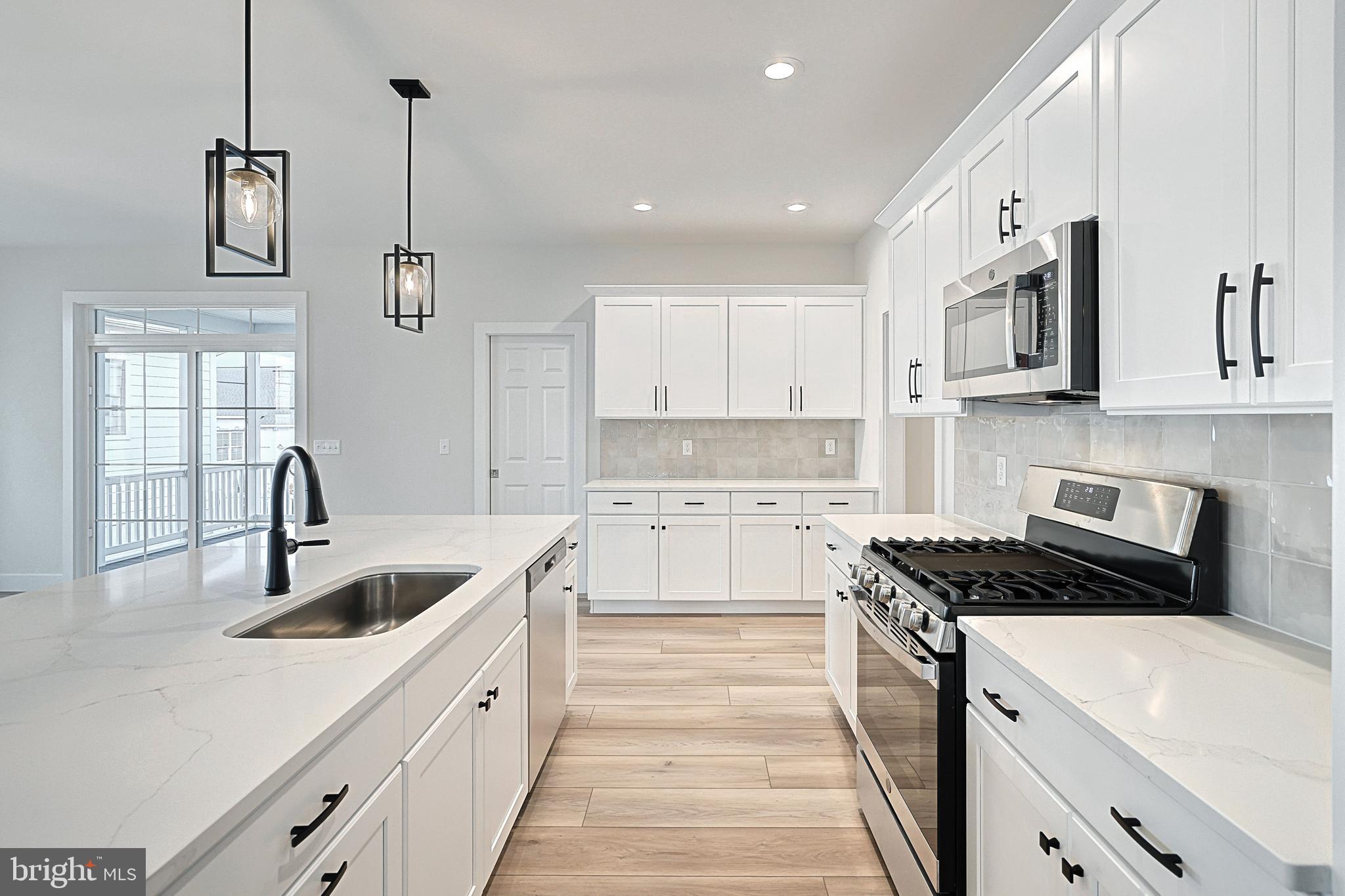 HOME TOWNE SQUARE - Residential