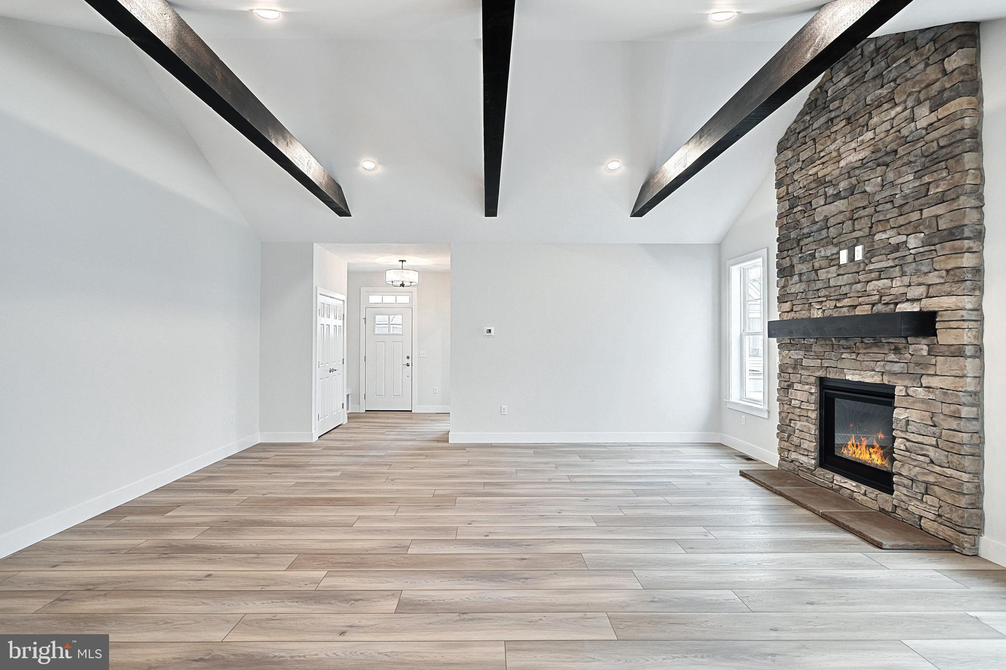 HOME TOWNE SQUARE - Residential