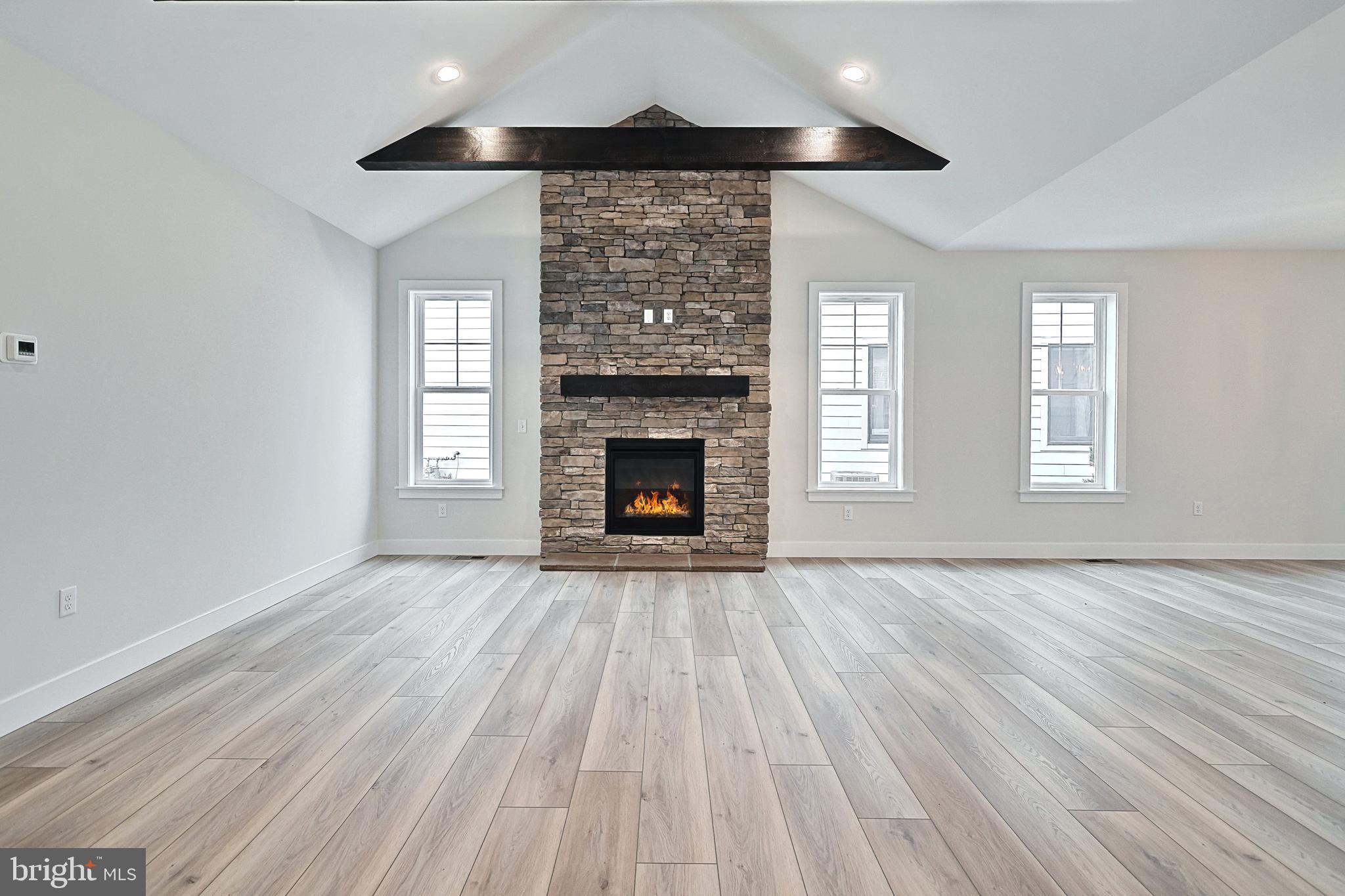 HOME TOWNE SQUARE - Residential