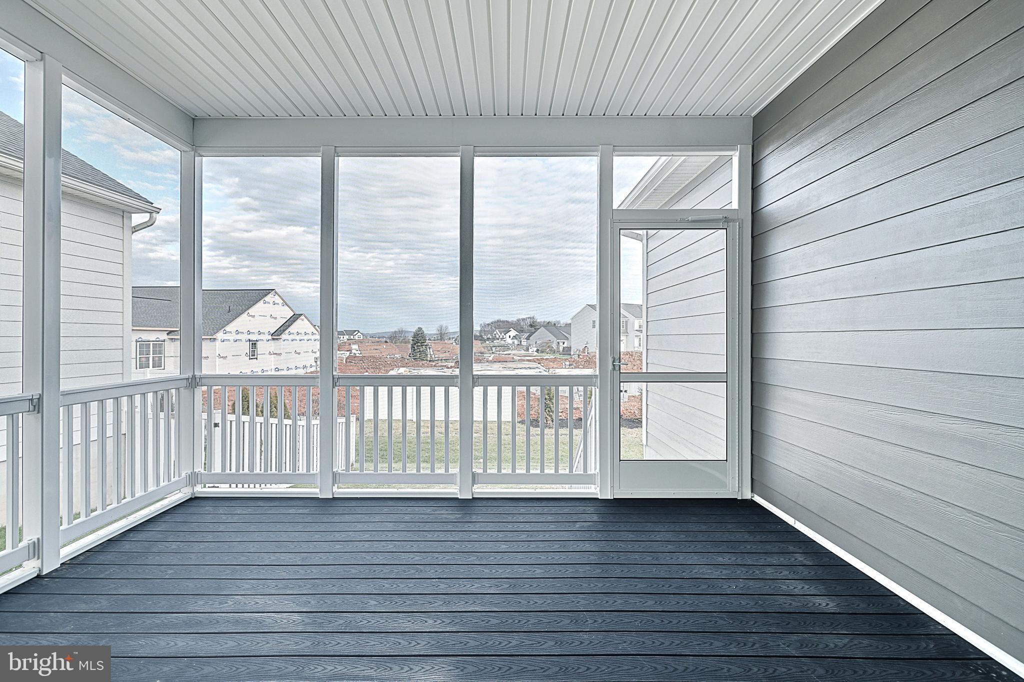 HOME TOWNE SQUARE - Residential