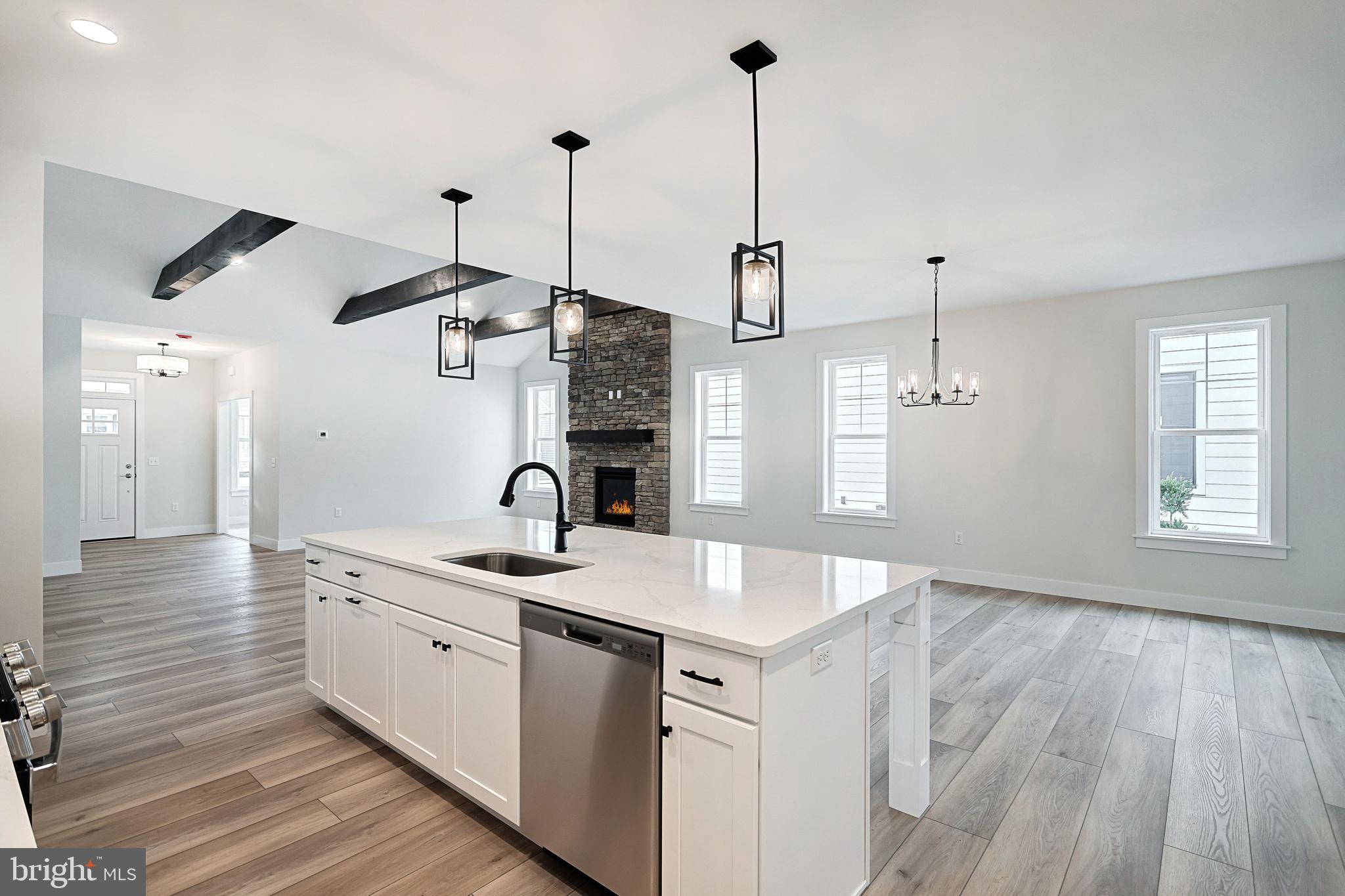 HOME TOWNE SQUARE - Residential