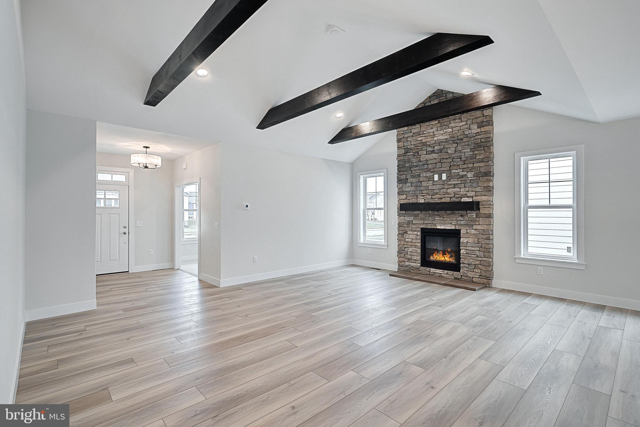 HOME TOWNE SQUARE - Residential