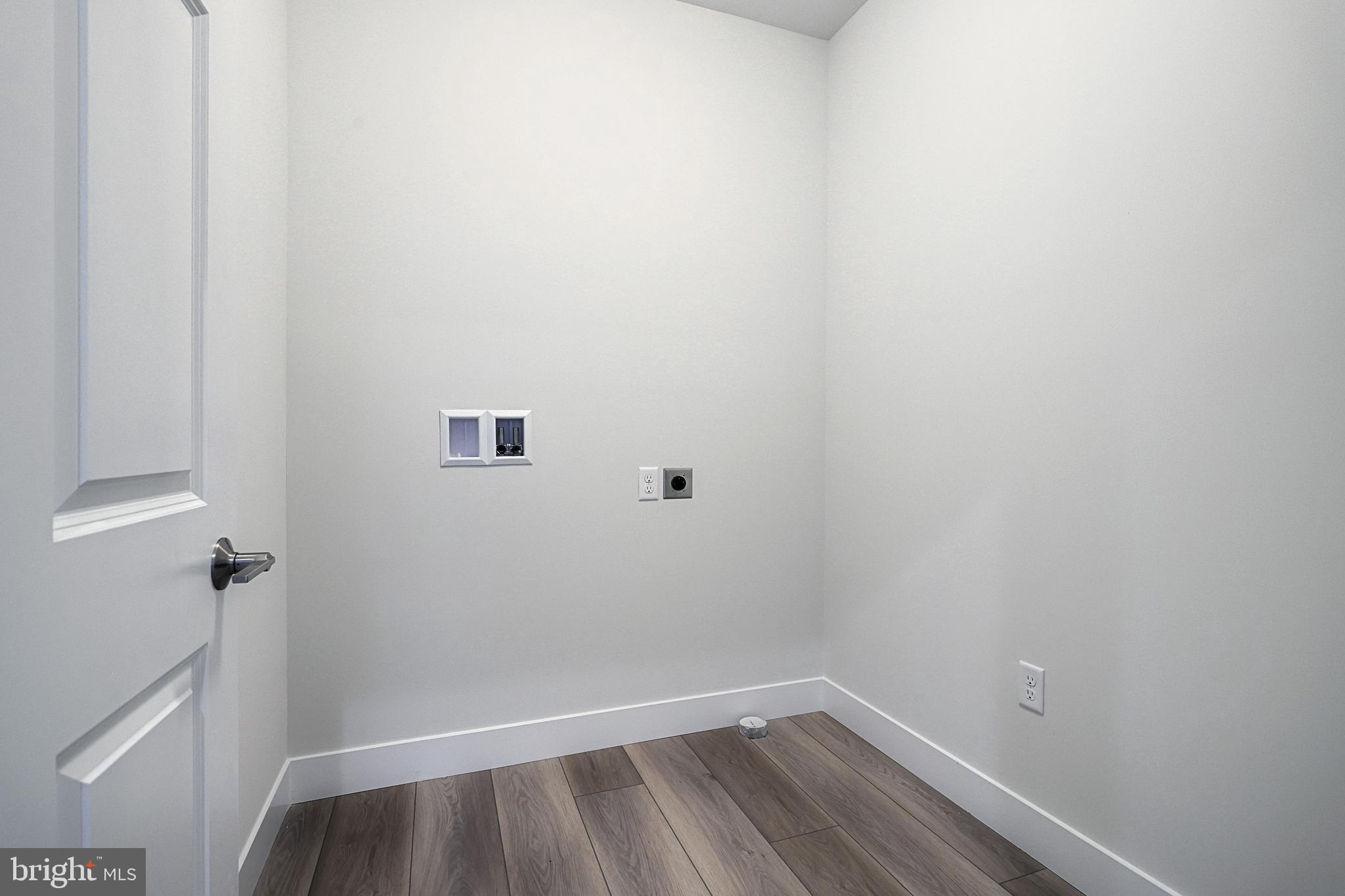 HOME TOWNE SQUARE - Residential