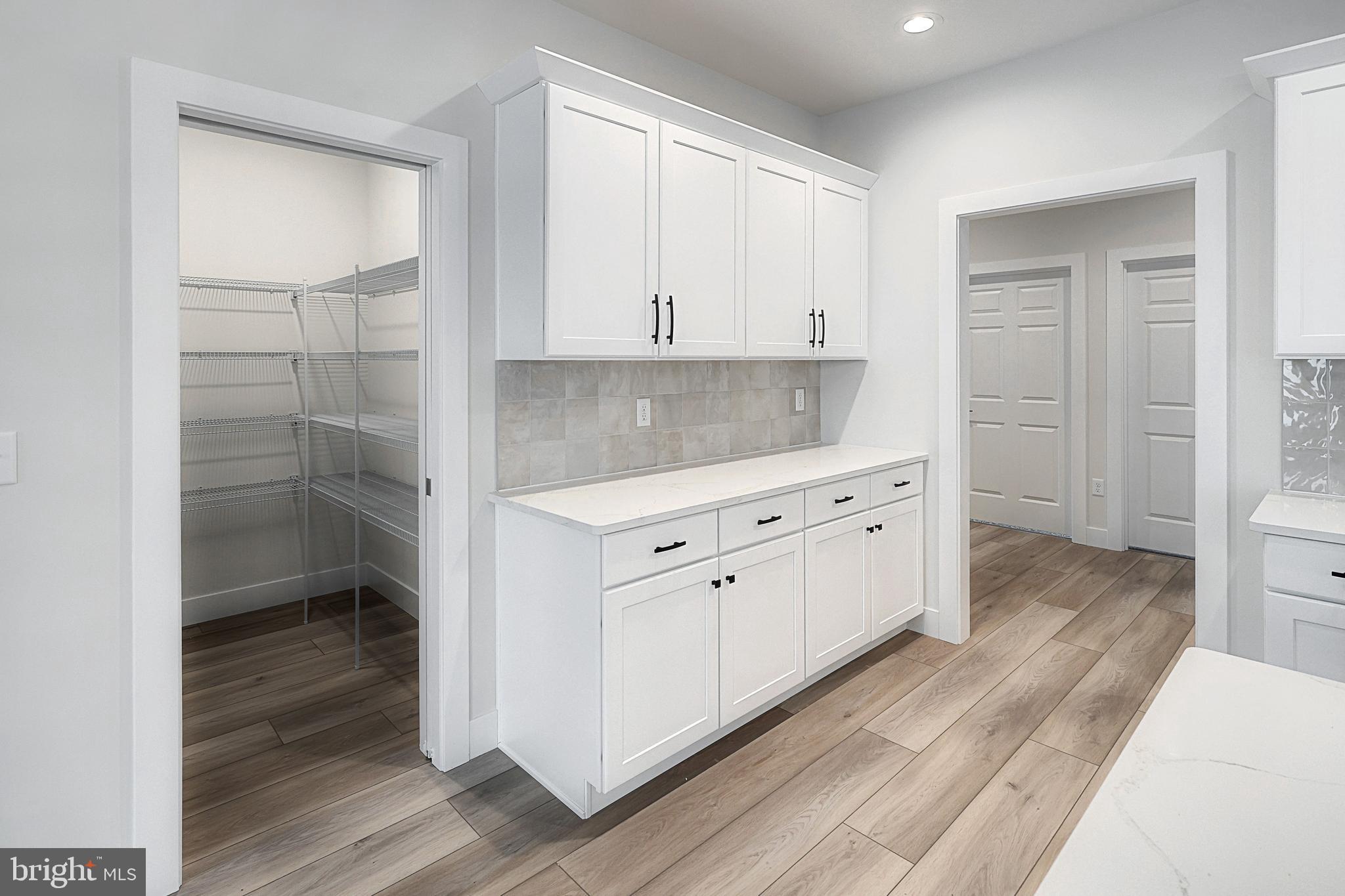 HOME TOWNE SQUARE - Residential