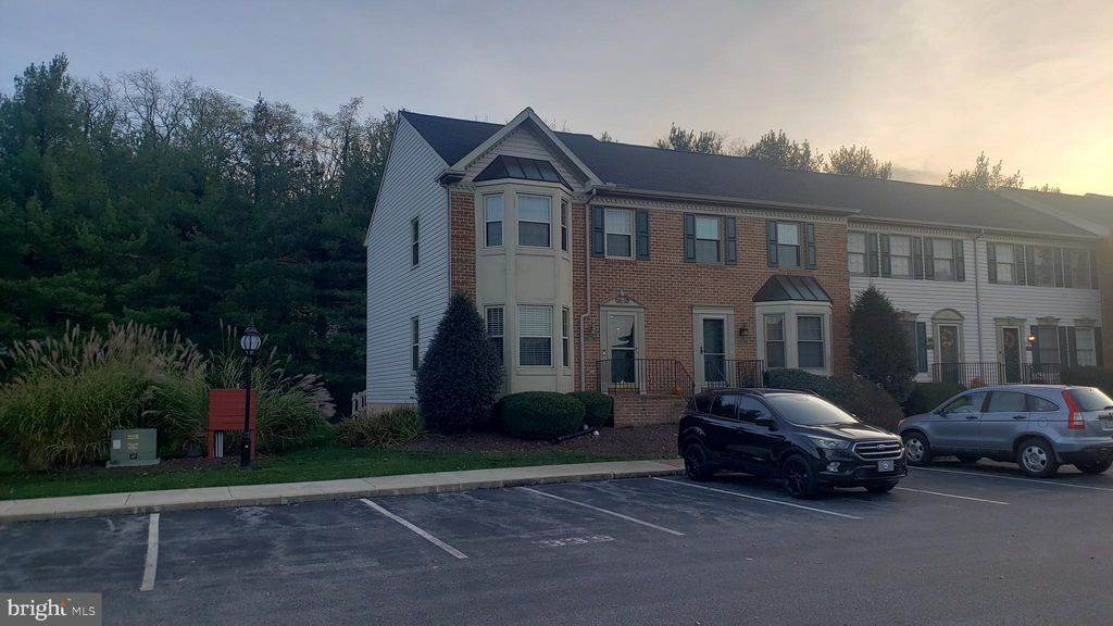Photo of 339 COBBLESTONE LN, LANCASTER, PA 17601 (MLS # PALA2028134)