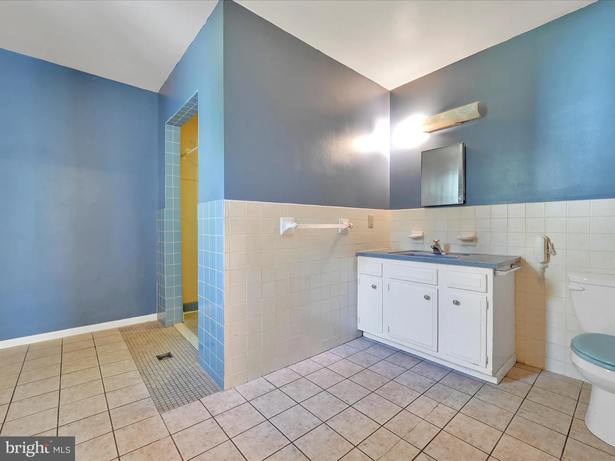 Lancaster, Pennsylvania 17601, United States, 3 Bedrooms Bedrooms, ,2 BathroomsBathrooms,Residential,Pending,100812