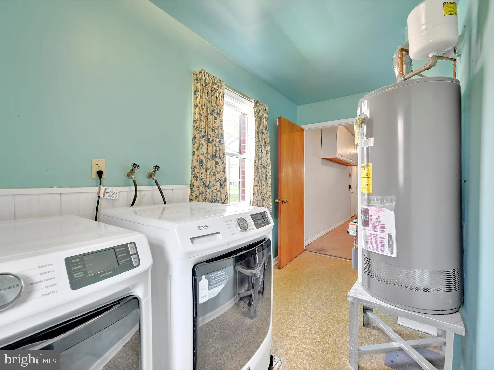 Lancaster, Pennsylvania 17601, United States, 3 Bedrooms Bedrooms, ,2 BathroomsBathrooms,Residential,Pending,100812