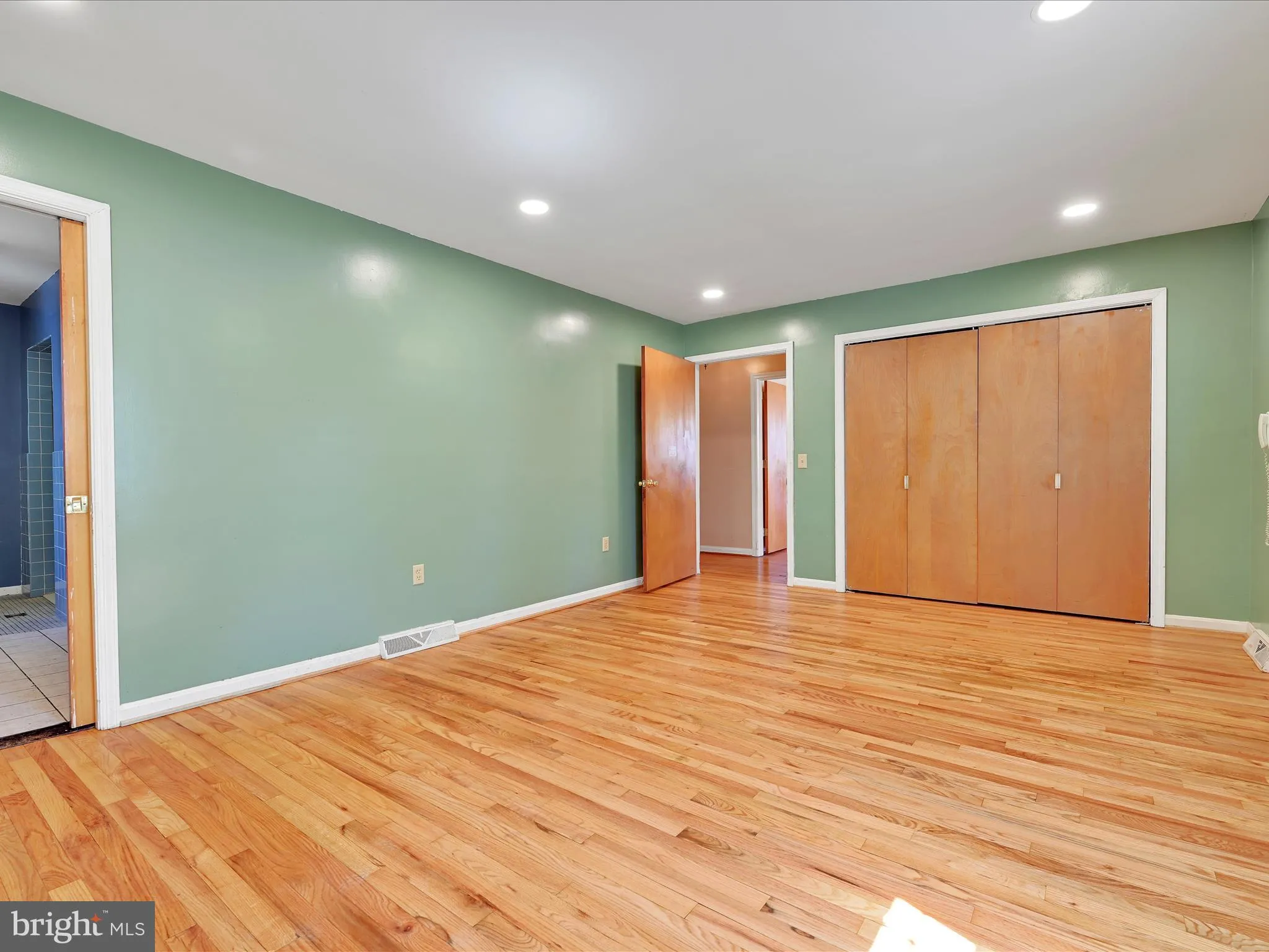 Lancaster, Pennsylvania 17601, United States, 3 Bedrooms Bedrooms, ,2 BathroomsBathrooms,Residential,Pending,100812