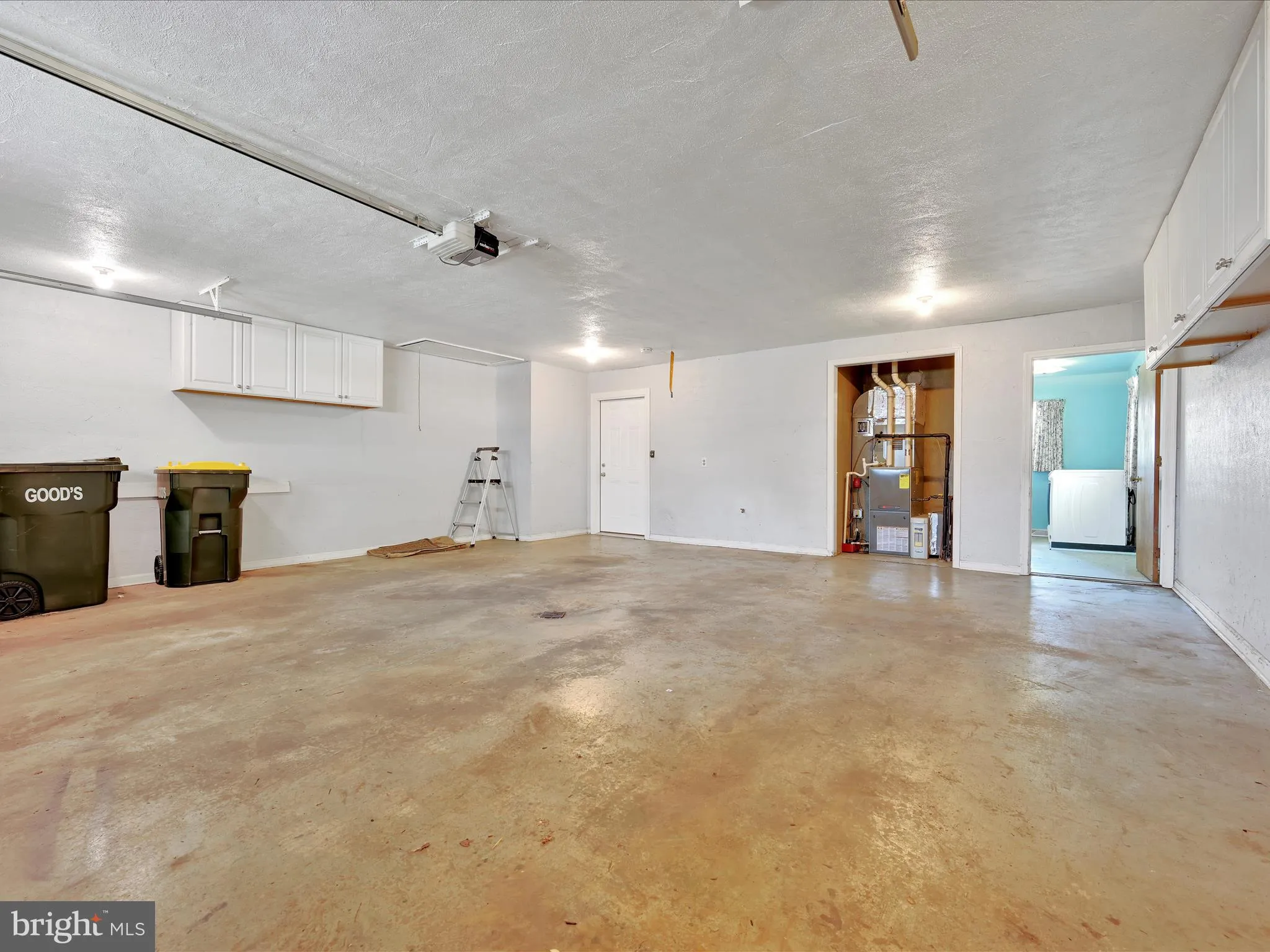 Lancaster, Pennsylvania 17601, United States, 3 Bedrooms Bedrooms, ,2 BathroomsBathrooms,Residential,Pending,100812