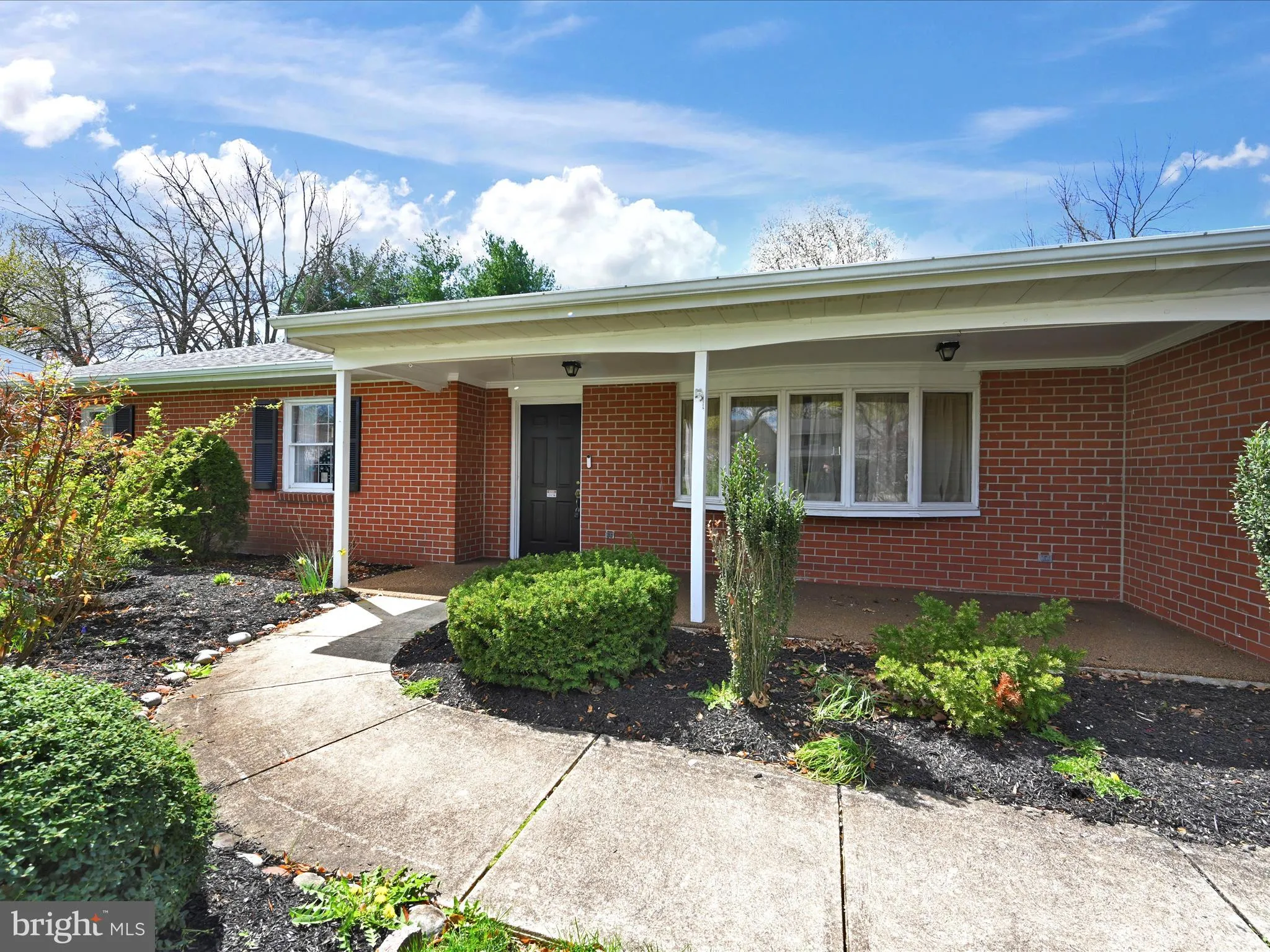 Lancaster, Pennsylvania 17601, United States, 3 Bedrooms Bedrooms, ,2 BathroomsBathrooms,Residential,Pending,100812