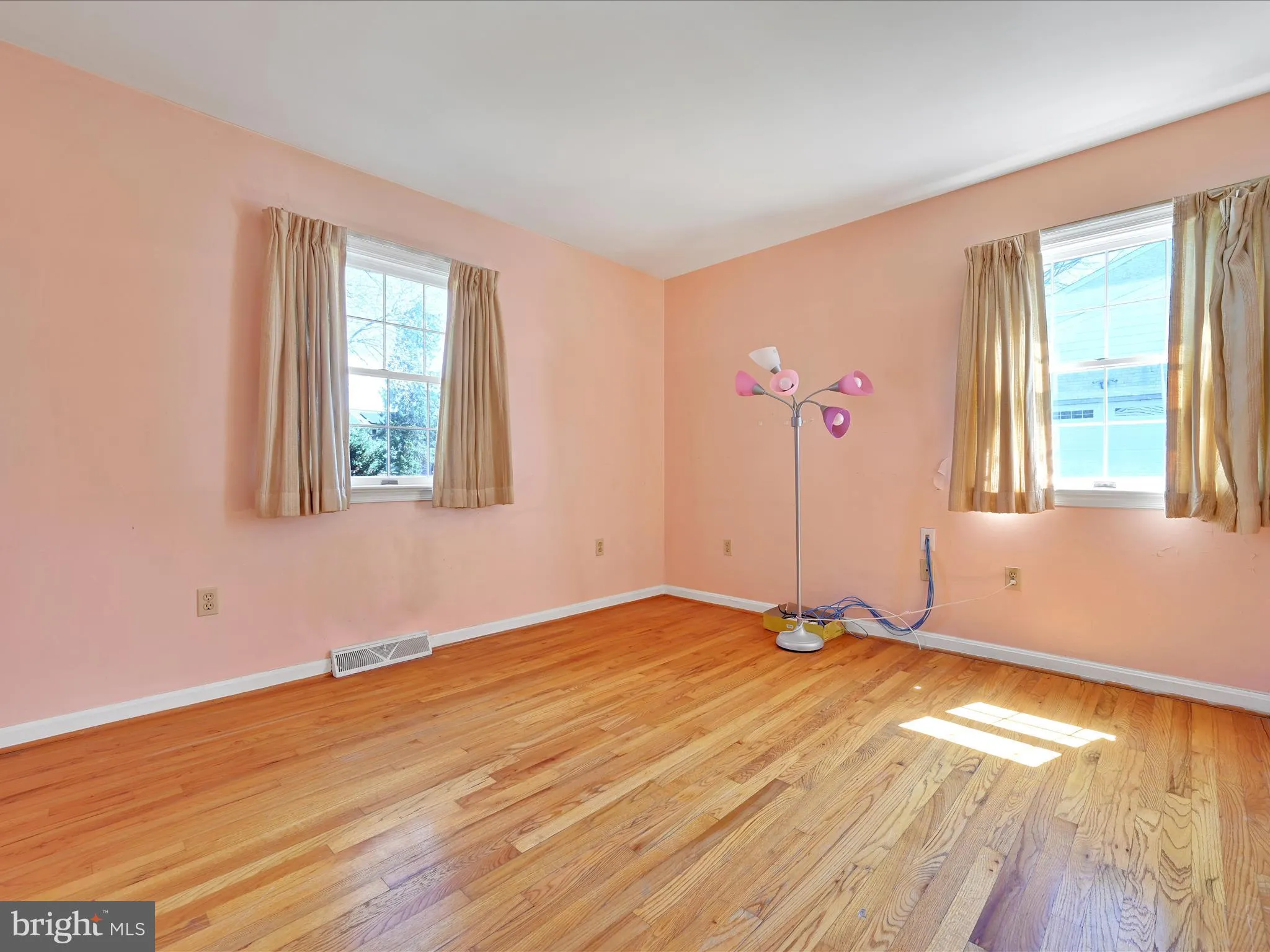 Lancaster, Pennsylvania 17601, United States, 3 Bedrooms Bedrooms, ,2 BathroomsBathrooms,Residential,Pending,100812