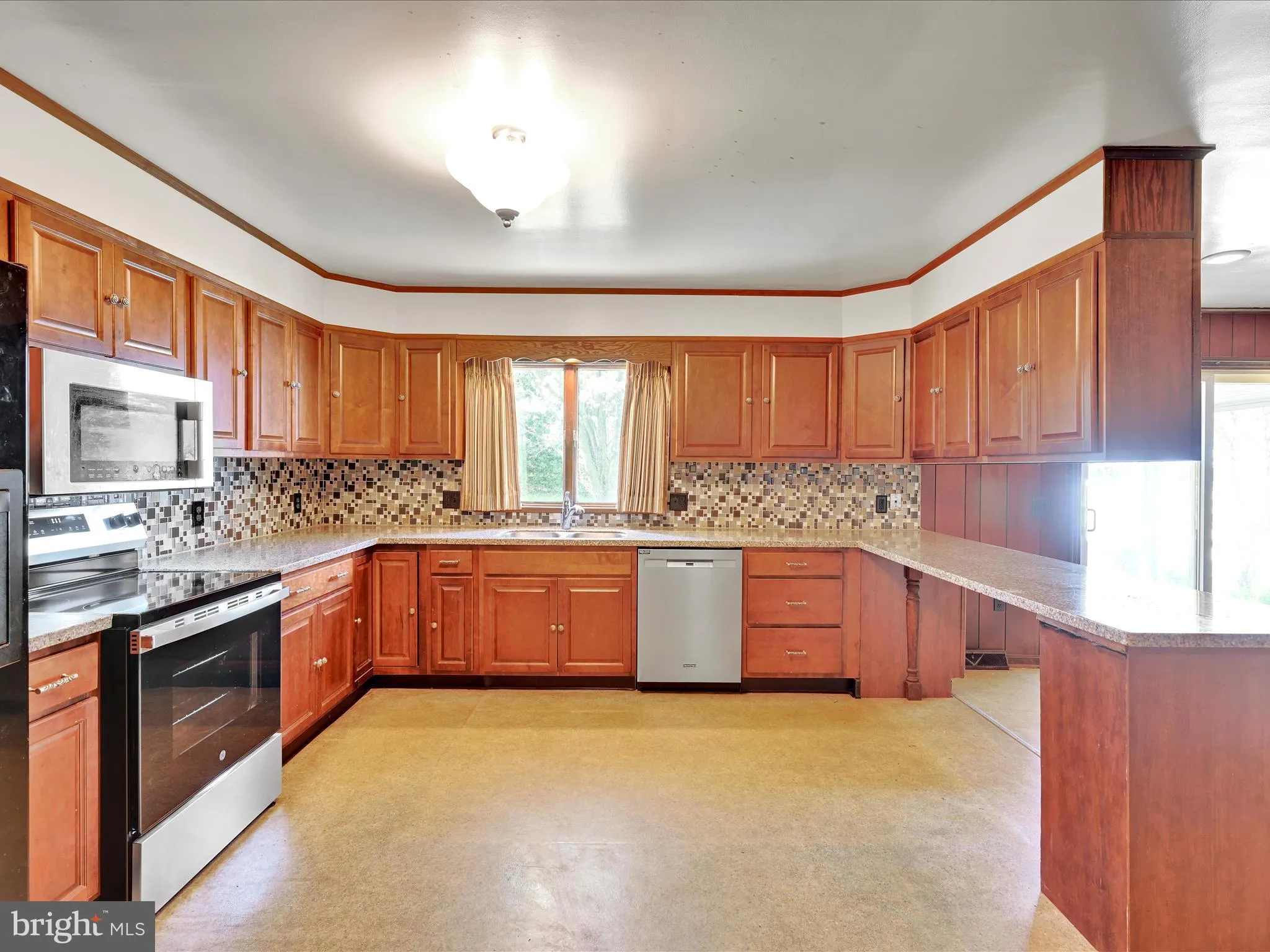 Lancaster, Pennsylvania 17601, United States, 3 Bedrooms Bedrooms, ,2 BathroomsBathrooms,Residential,Pending,100812