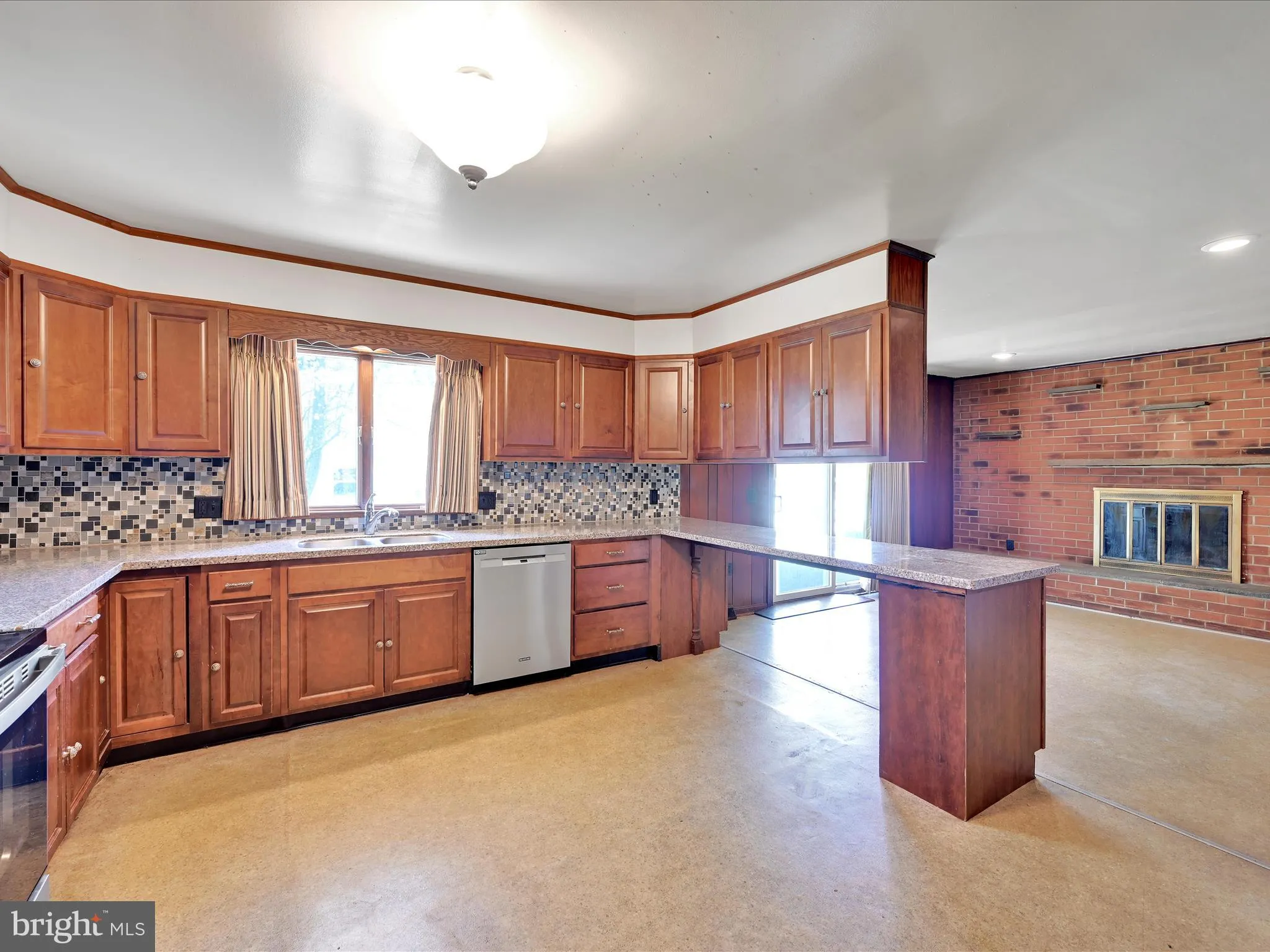 Lancaster, Pennsylvania 17601, United States, 3 Bedrooms Bedrooms, ,2 BathroomsBathrooms,Residential,Pending,100812