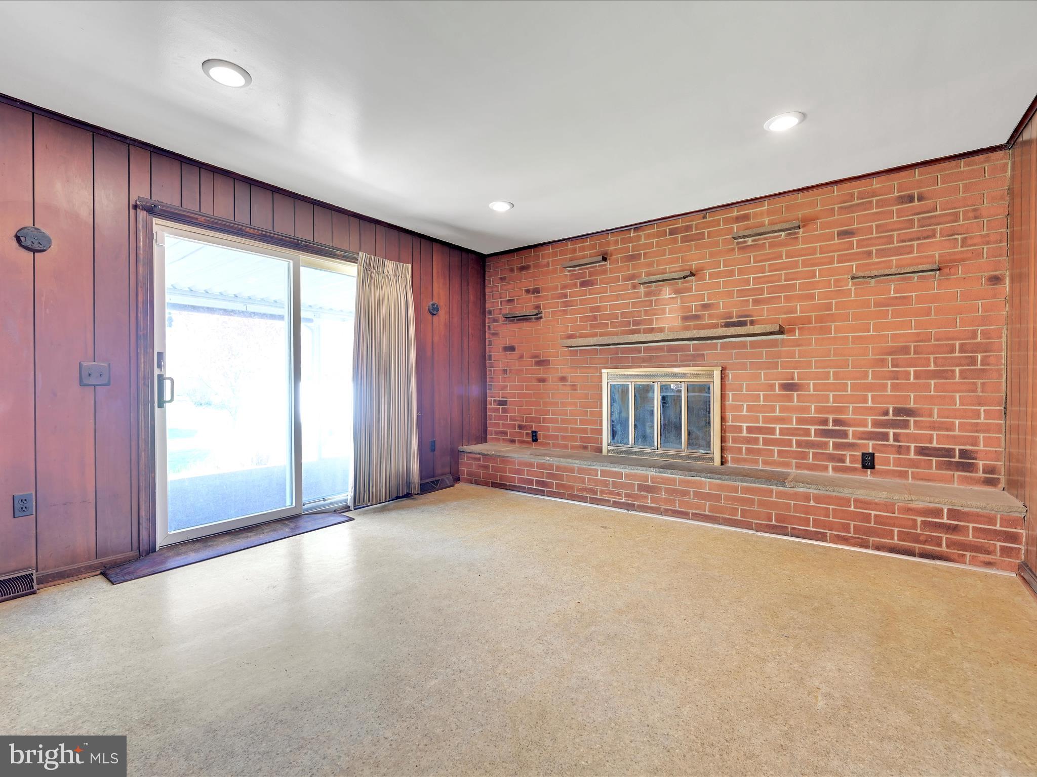 BLOOMINGDALE - Residential