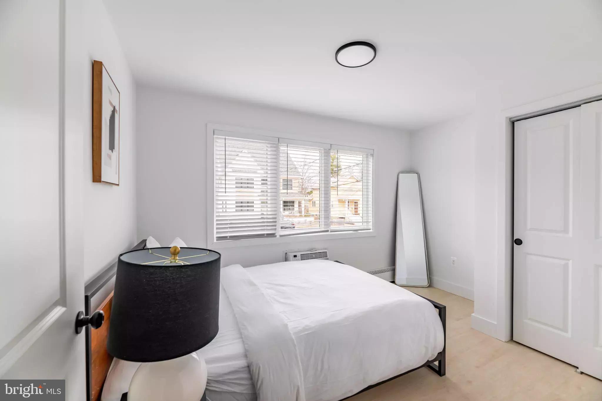 VIRGINIA SQUARE - Residential Income