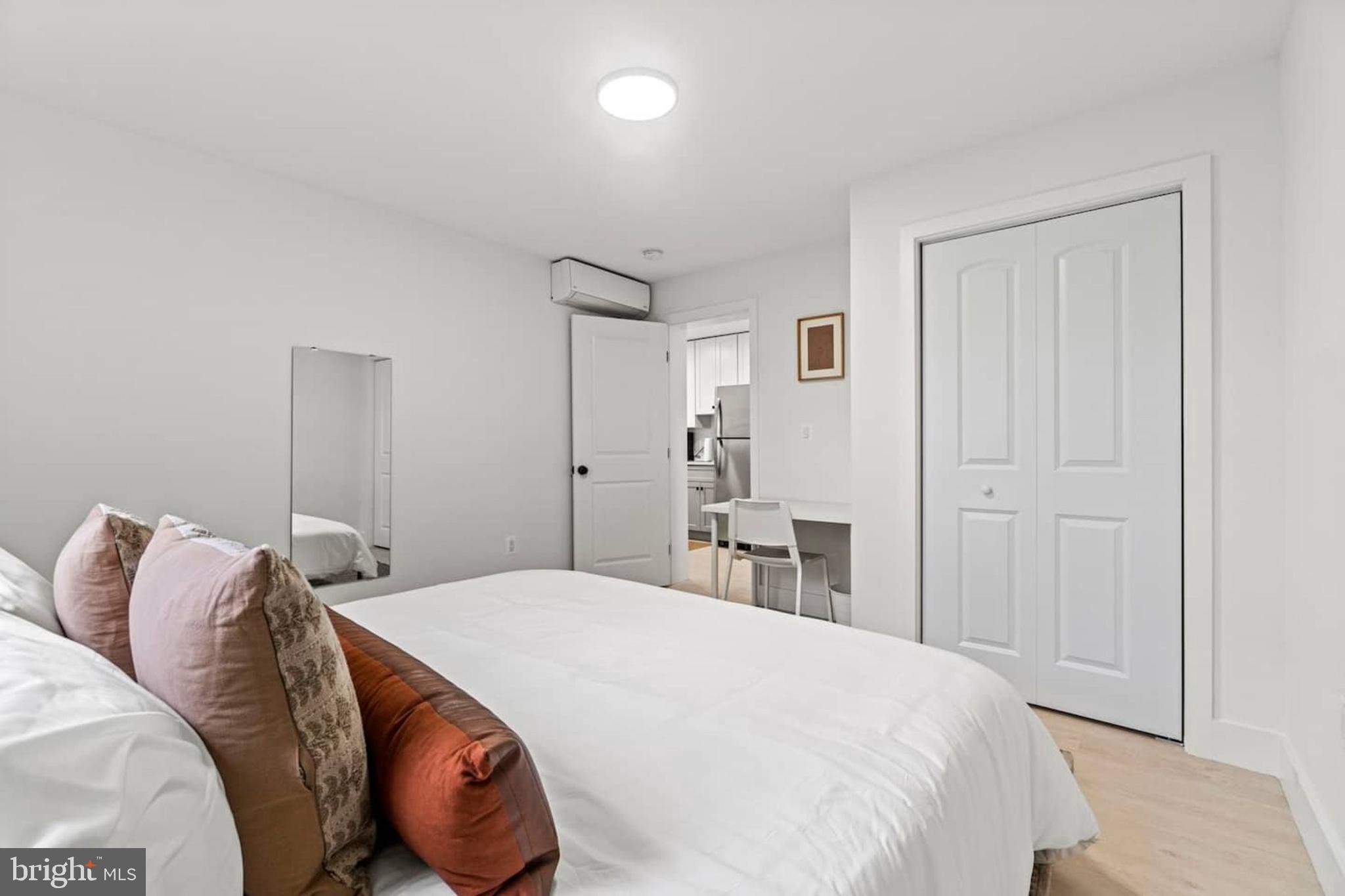 VIRGINIA SQUARE - Residential Income