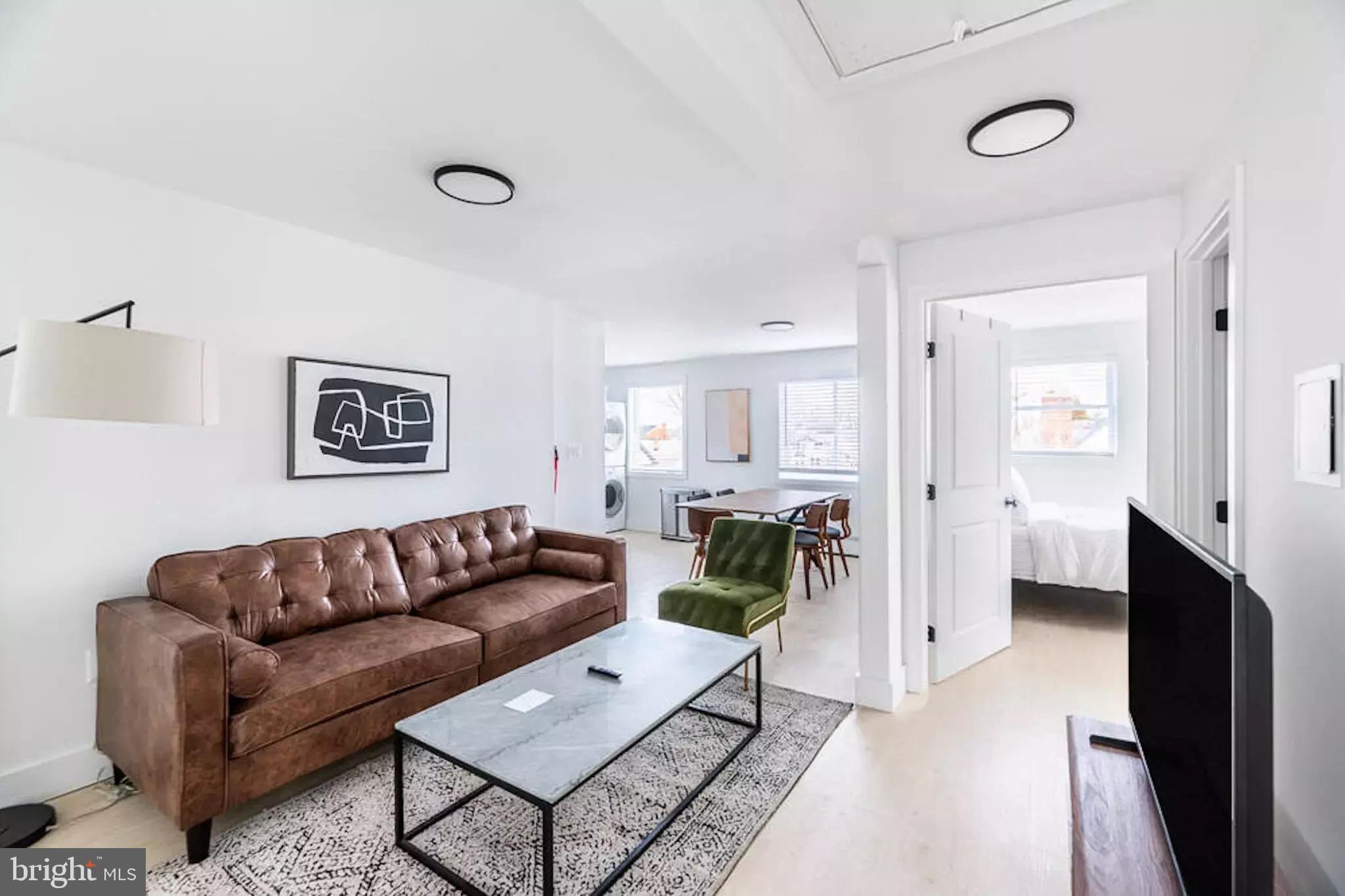 VIRGINIA SQUARE - Residential Income
