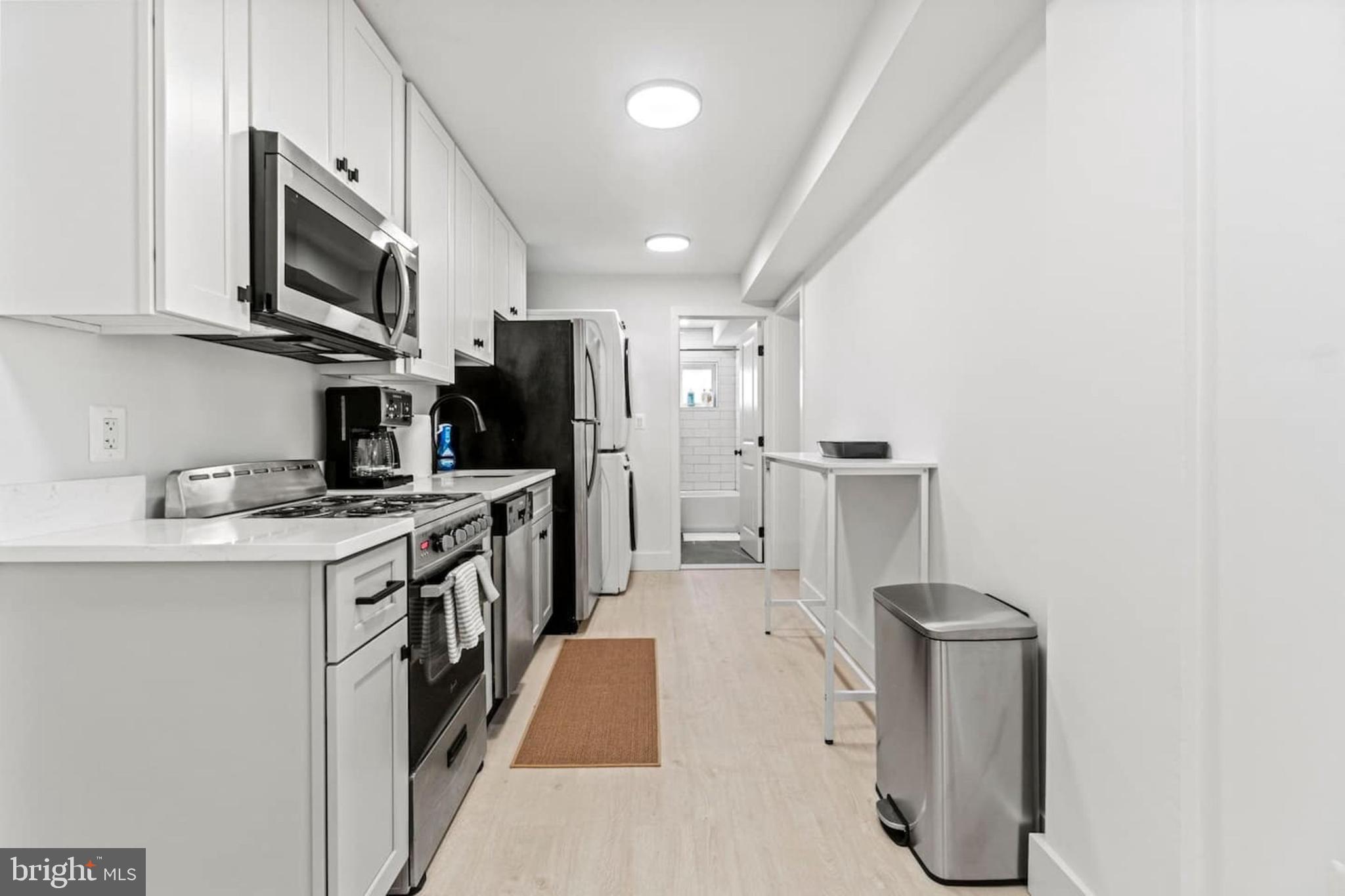 VIRGINIA SQUARE - Residential Income