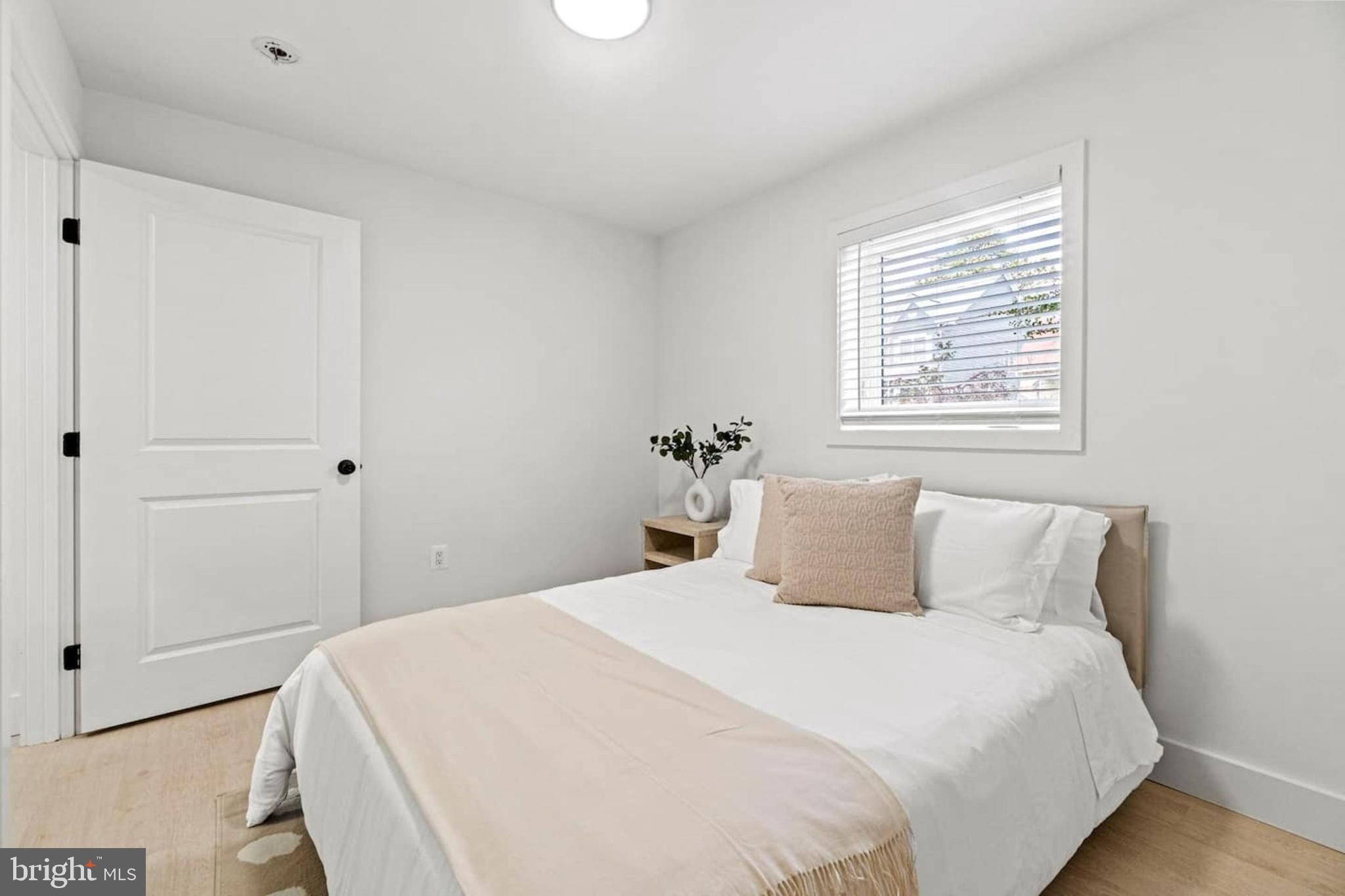 VIRGINIA SQUARE - Residential Income