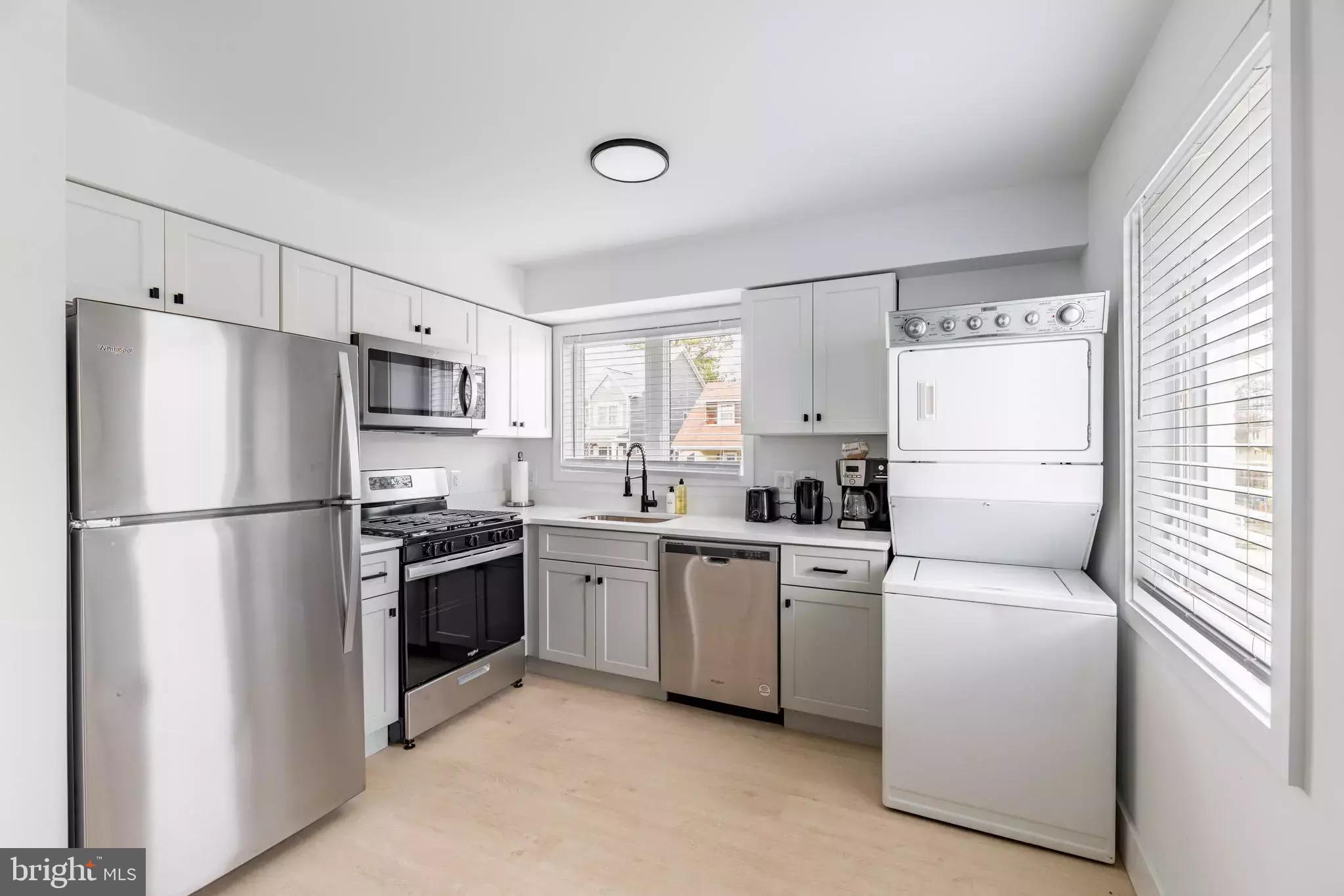 VIRGINIA SQUARE - Residential Income