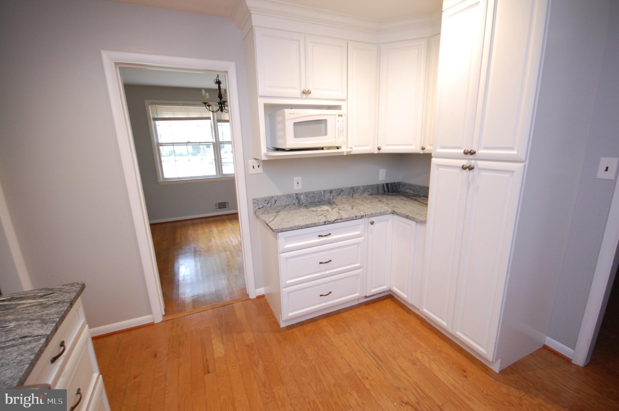 MOSBY WOODS - Residential Lease