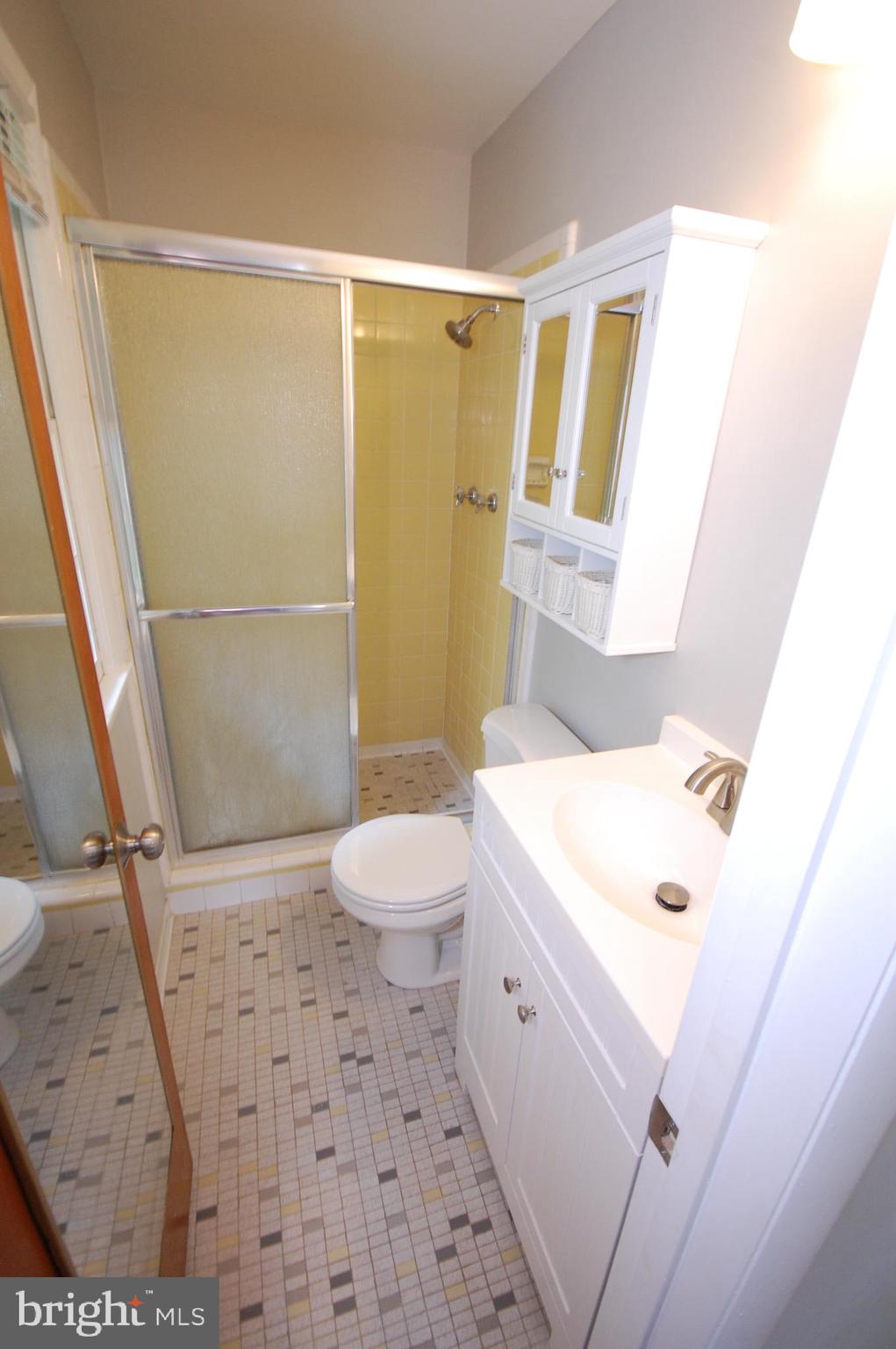 MOSBY WOODS - Residential Lease