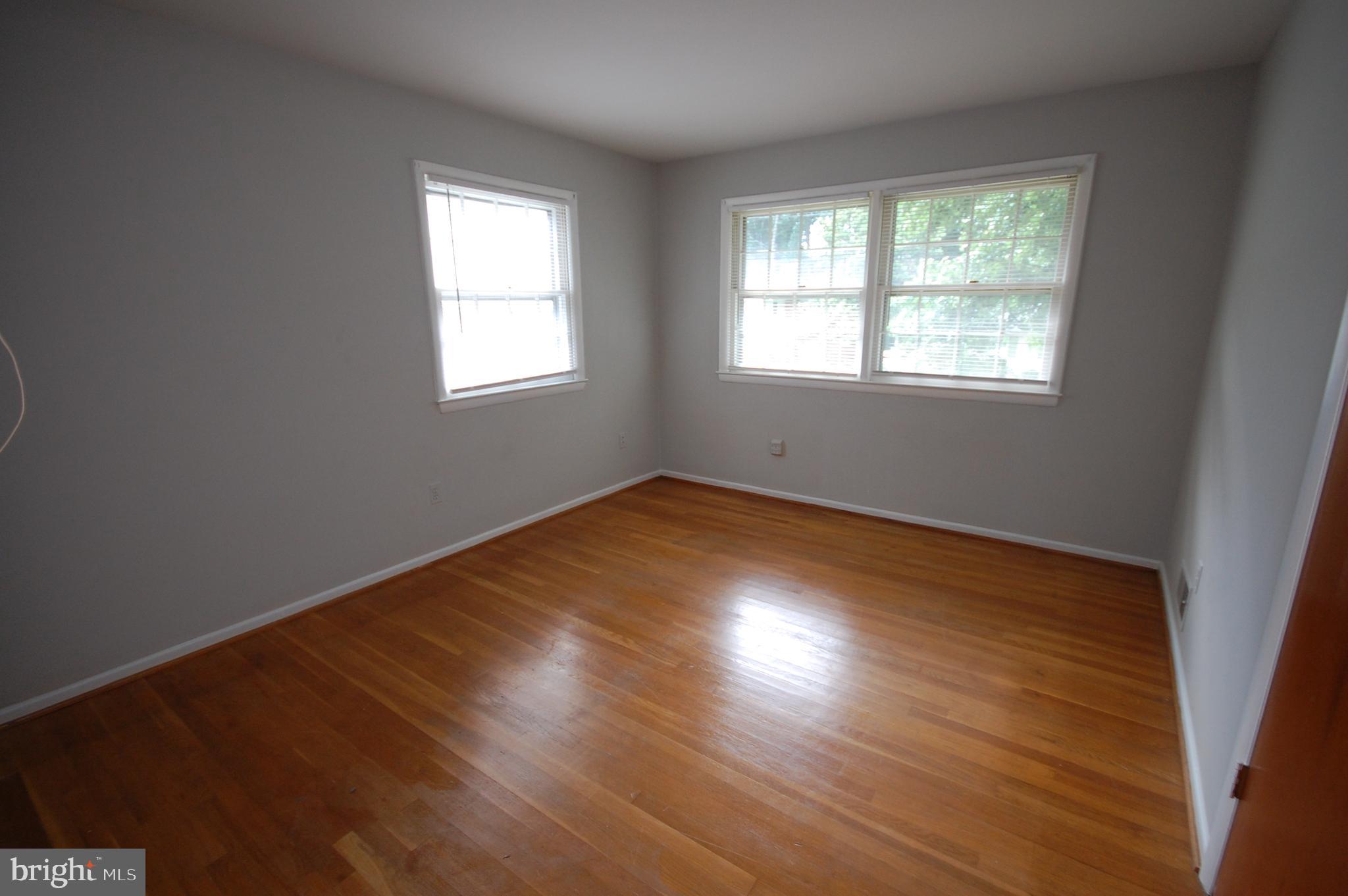 MOSBY WOODS - Residential Lease