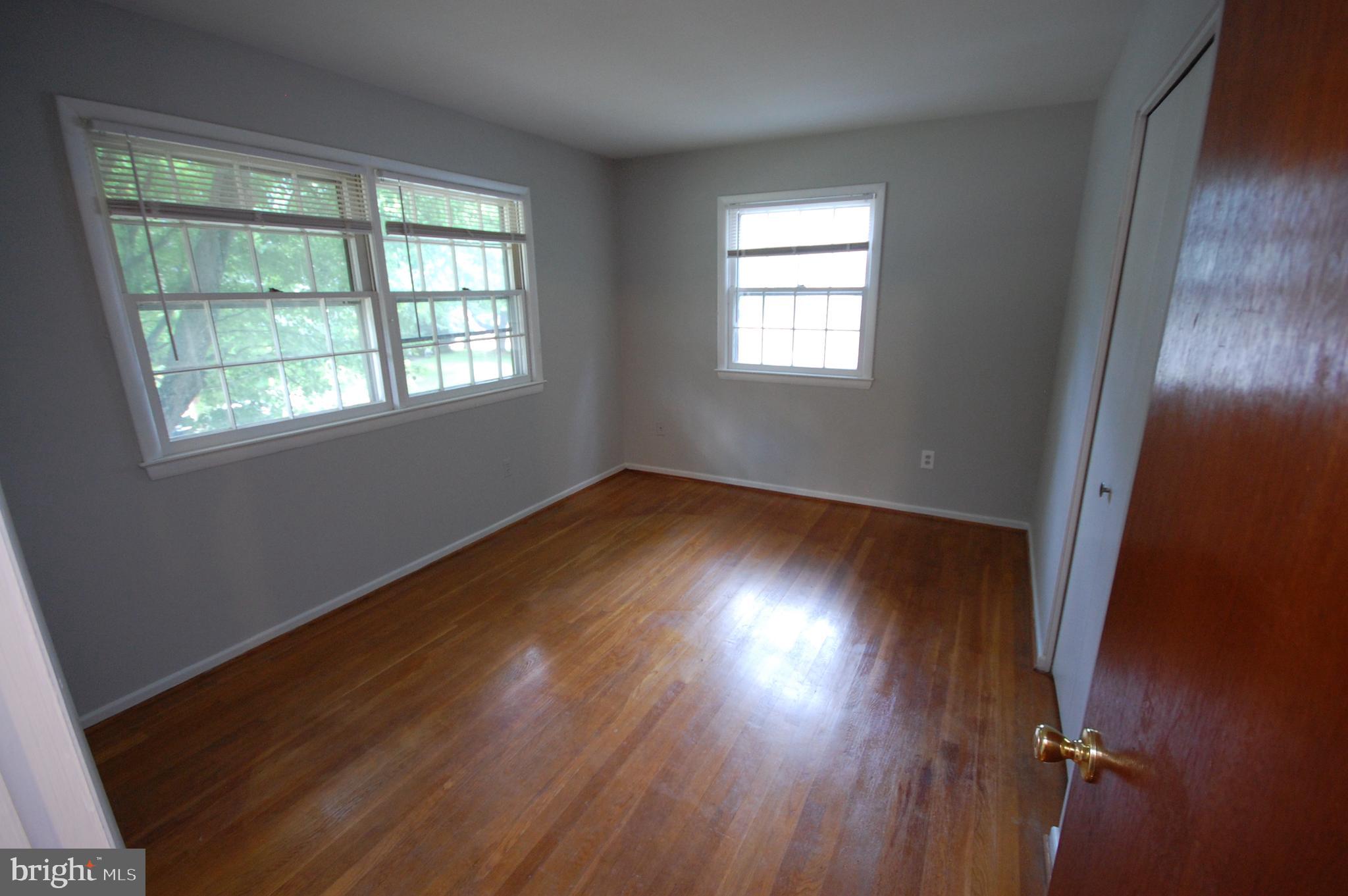 MOSBY WOODS - Residential Lease