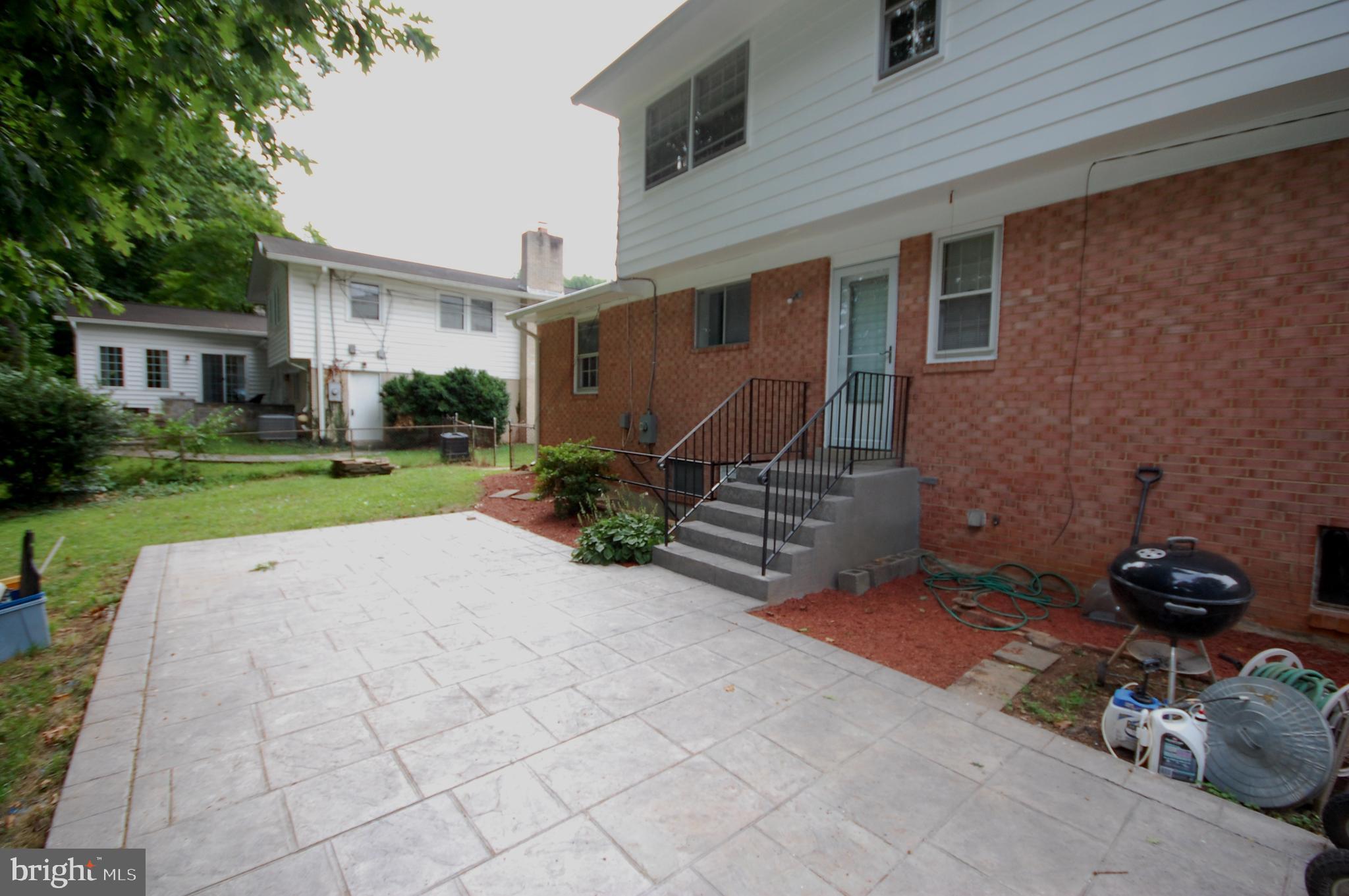 MOSBY WOODS - Residential Lease