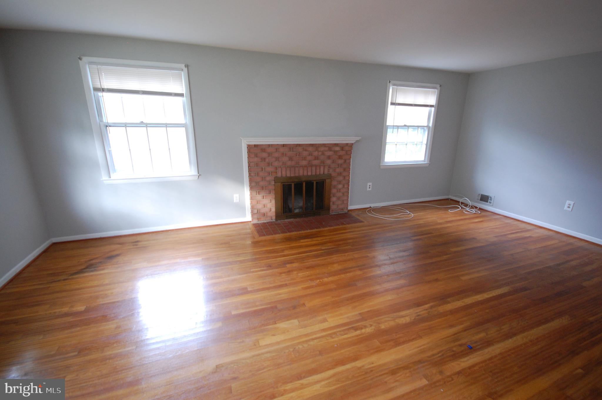 MOSBY WOODS - Residential Lease