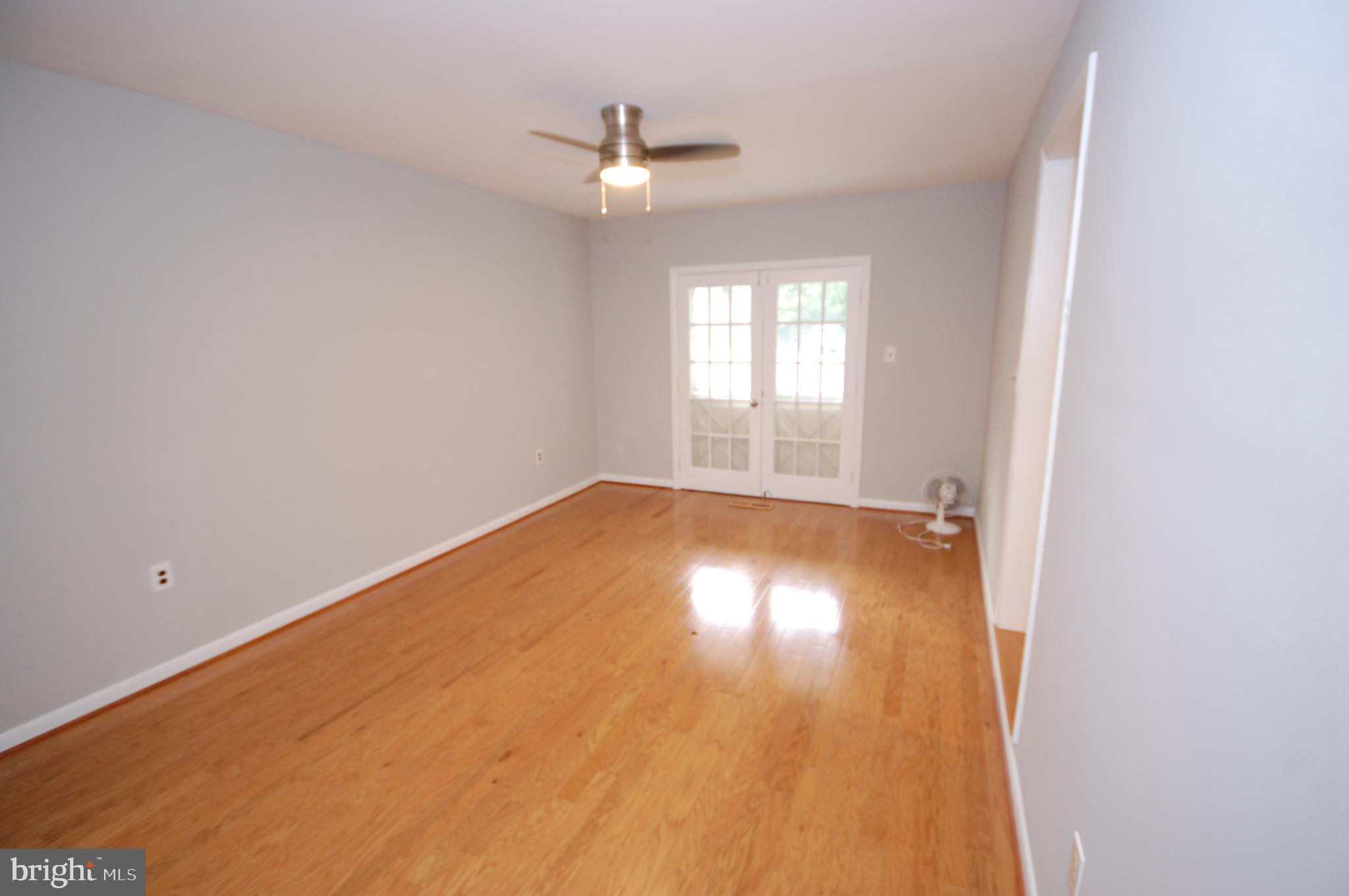 MOSBY WOODS - Residential Lease